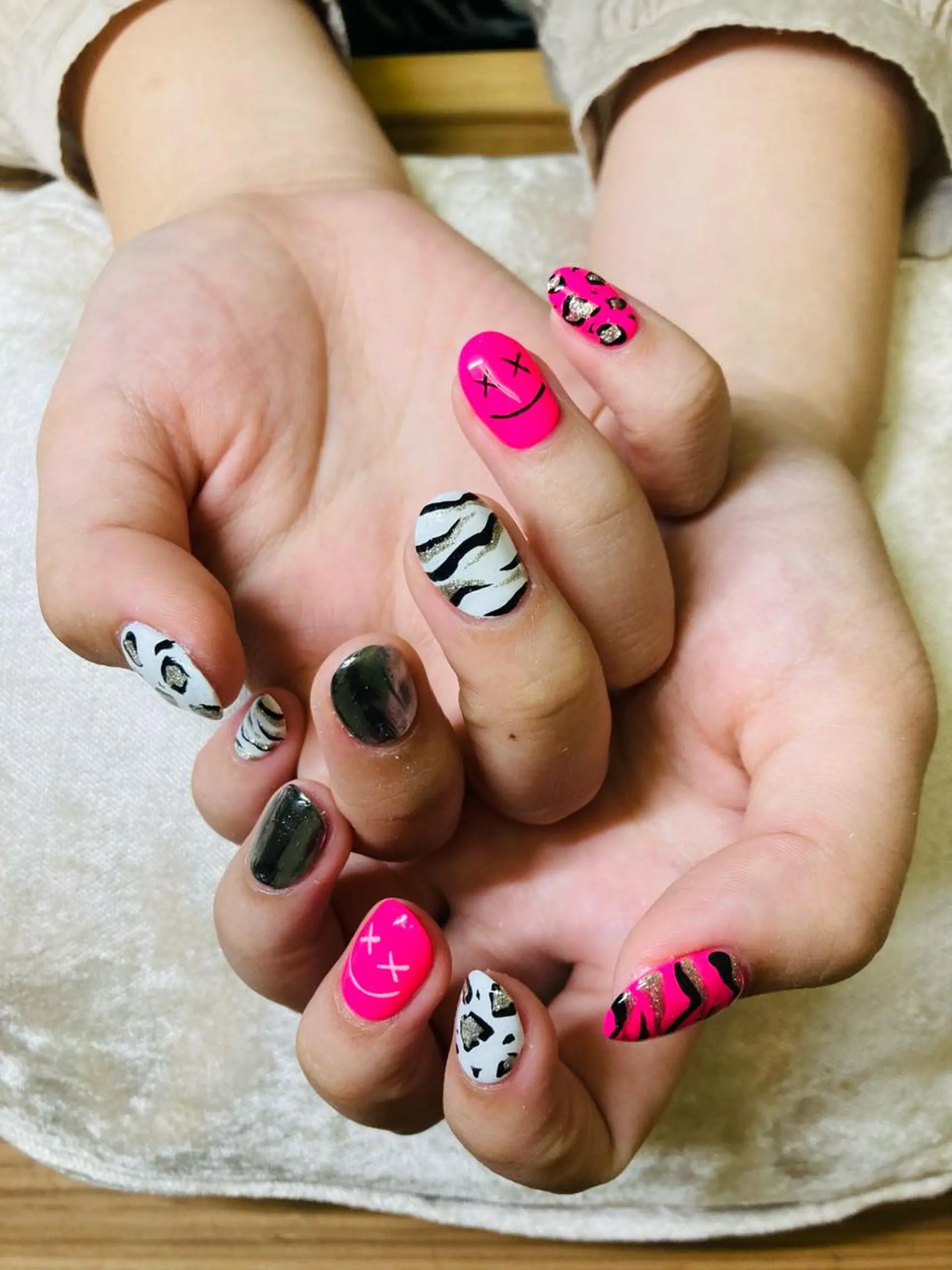 ネイル ECLAT エクラ所属・寺山 千鶴のネイルデザイン