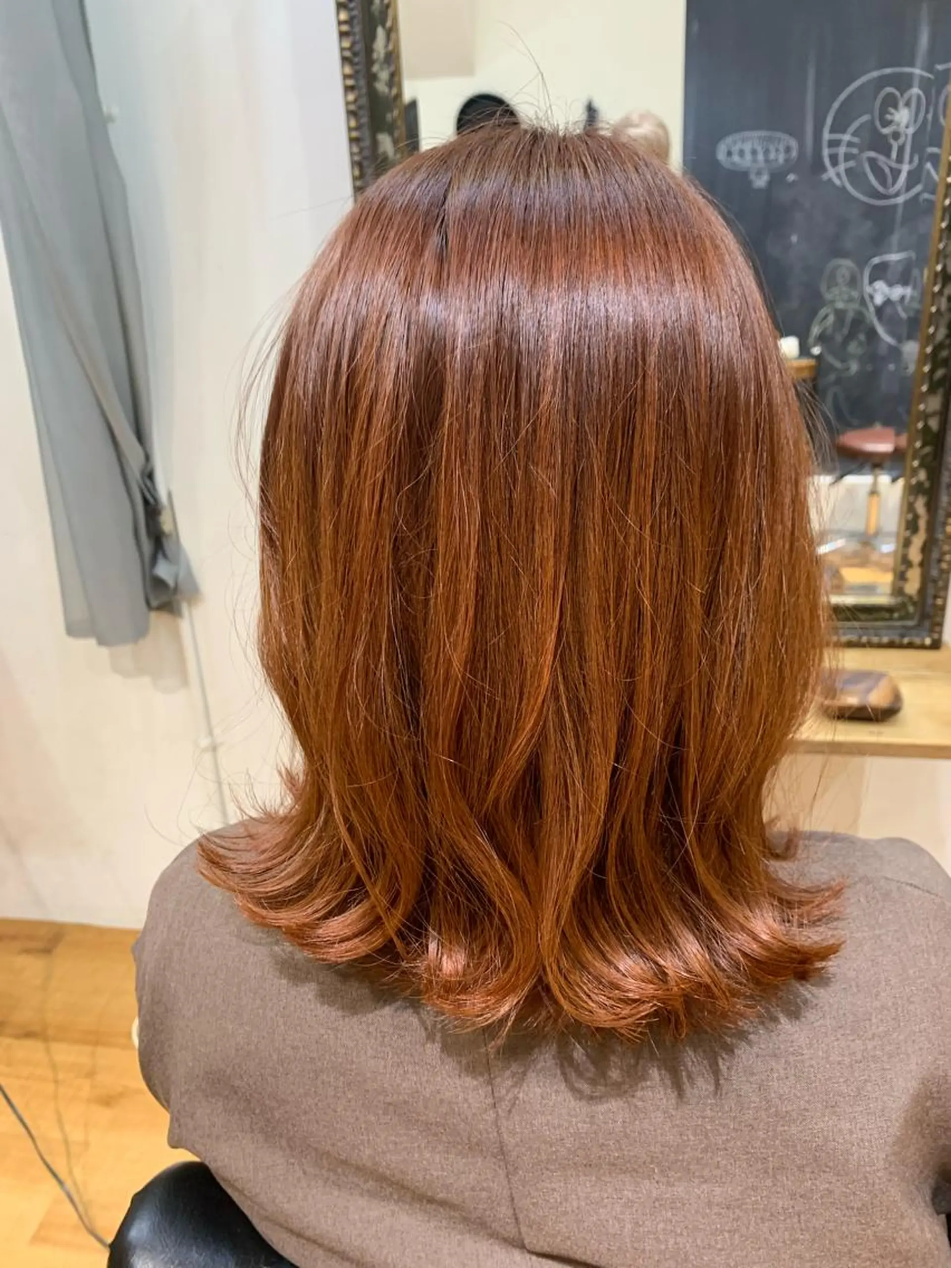 ミディアム コヤマ ナミのヘアスタイル