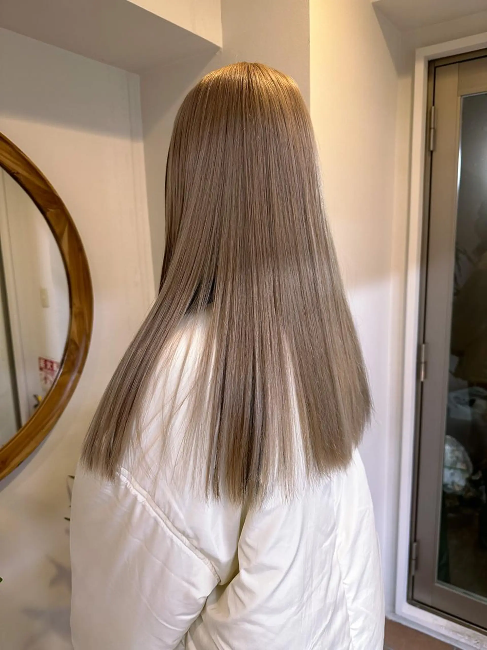 ミディアム カラー ネイル マツエク・マツパ アイブロウ ホワイト Cinq所属・ハイライト🌟/ ボブ/豊田のヘアスタイル