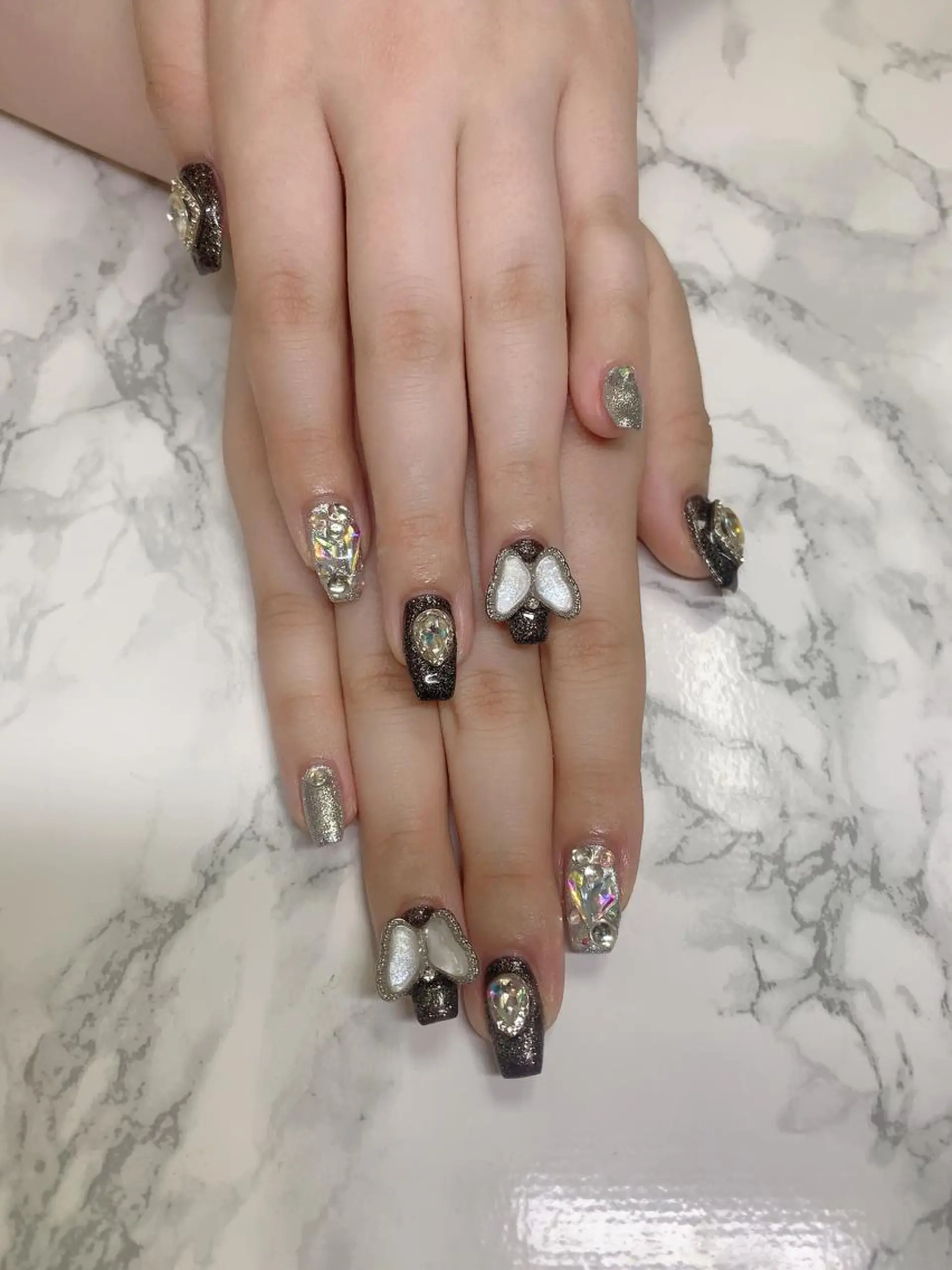 ネイル はな💎ネイル ワンホン、長さ出しのネイルデザイン