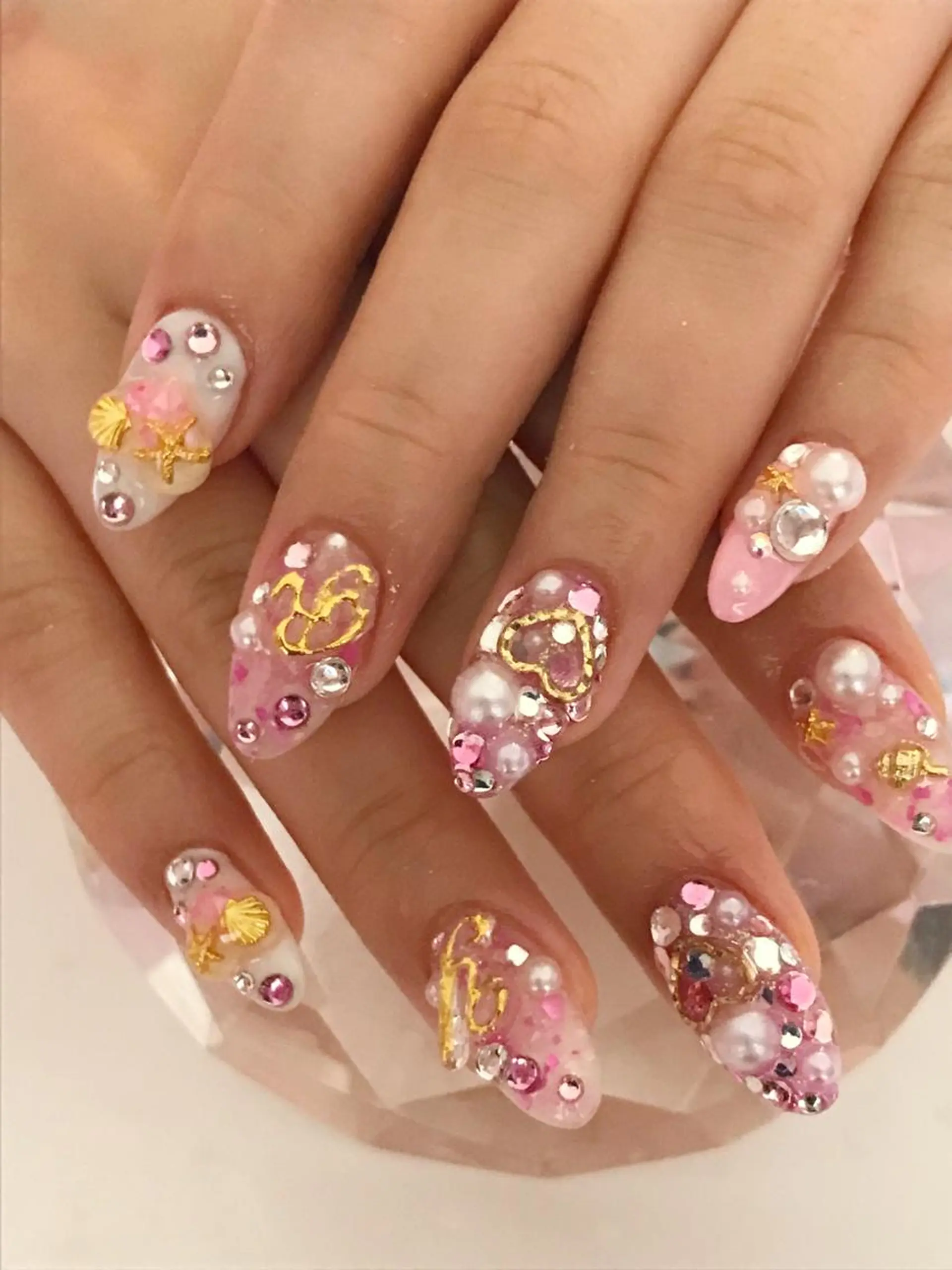 ネイル ジェルネイル ピンク スカルプネイル ストーンネイル YUN 💅のネイルデザイン