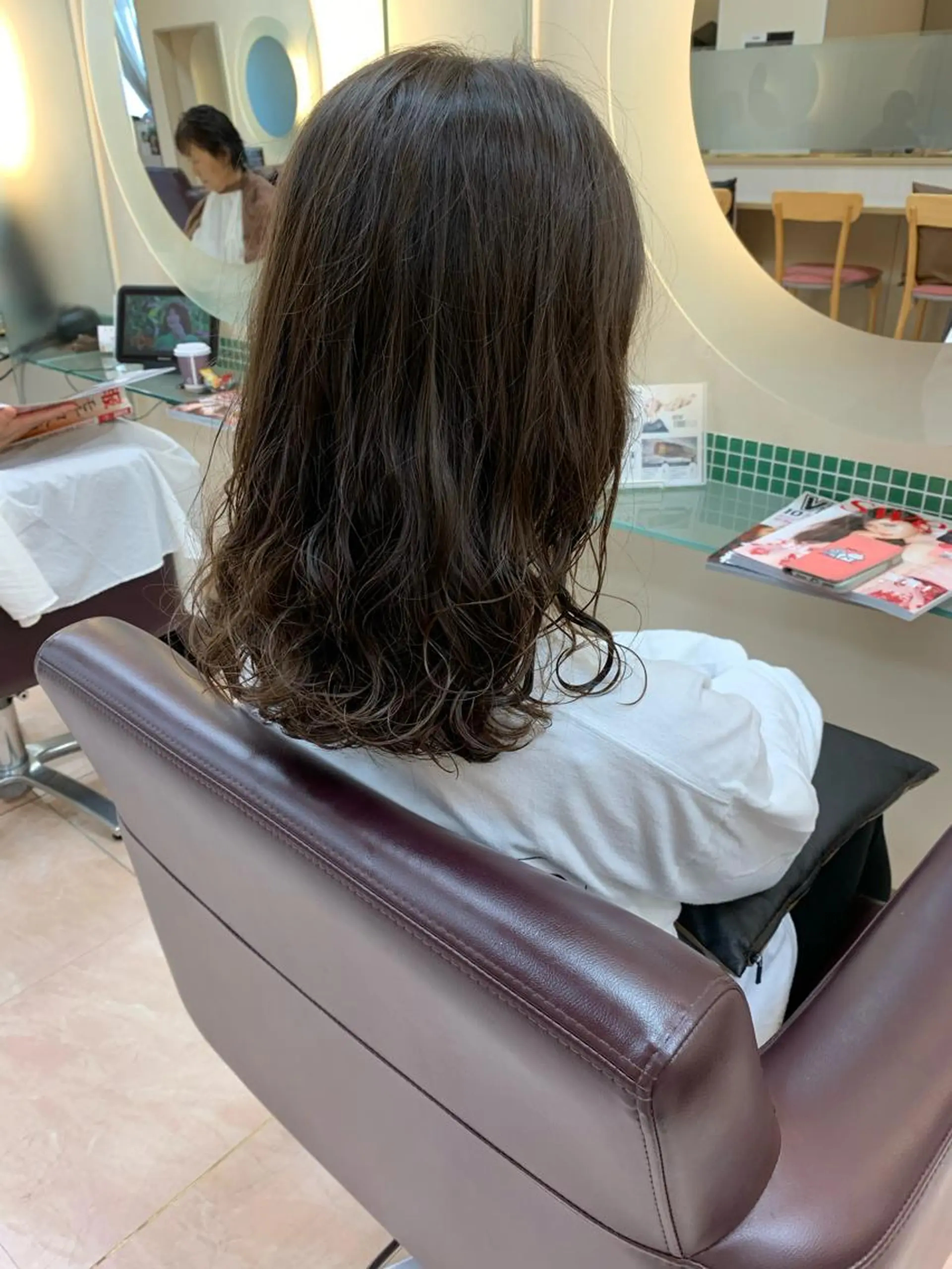 ミディアム パーマ サンテヴィスタ　本八幡店所属・中根　いち 美髪を作るプロのヘアスタイル