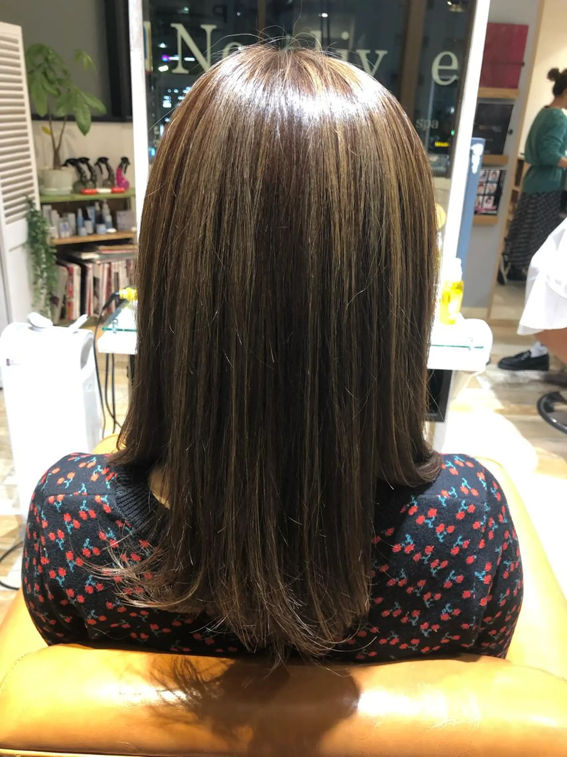 カラー ベージュカラー ハイライトカラー あき えいみのヘアスタイル