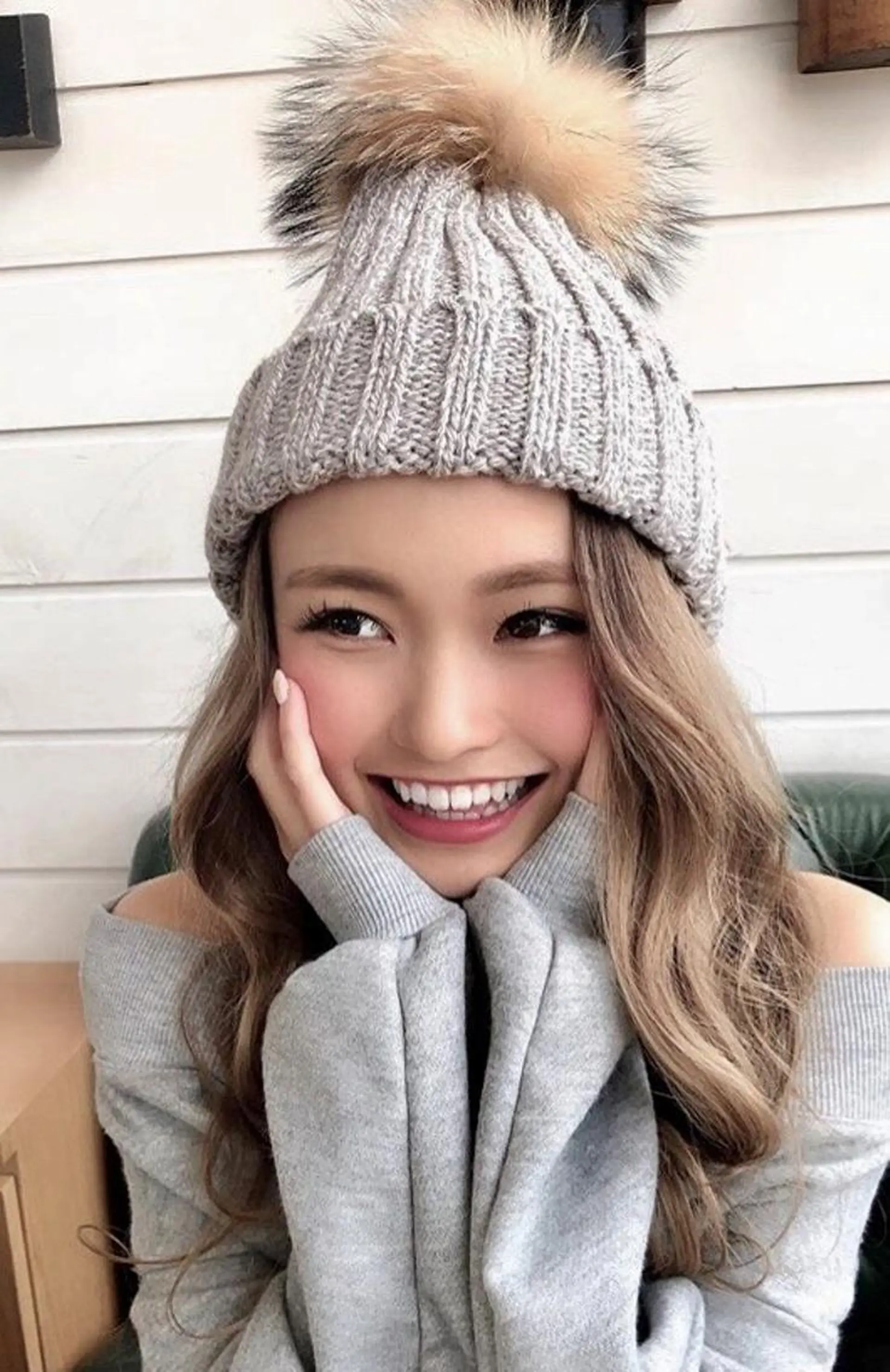 ロング カラー パーマ ヘアアレンジ Device ディバイスのヘアスタイル