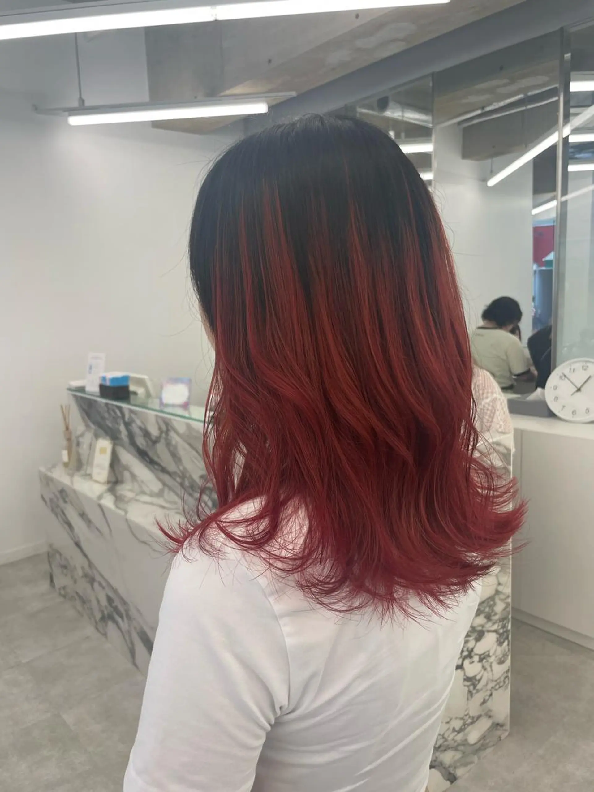 ミディアム カラー ヘアアレンジ ヘアカラー トリートメント 【Sweep】おじま のぞみのヘアスタイル