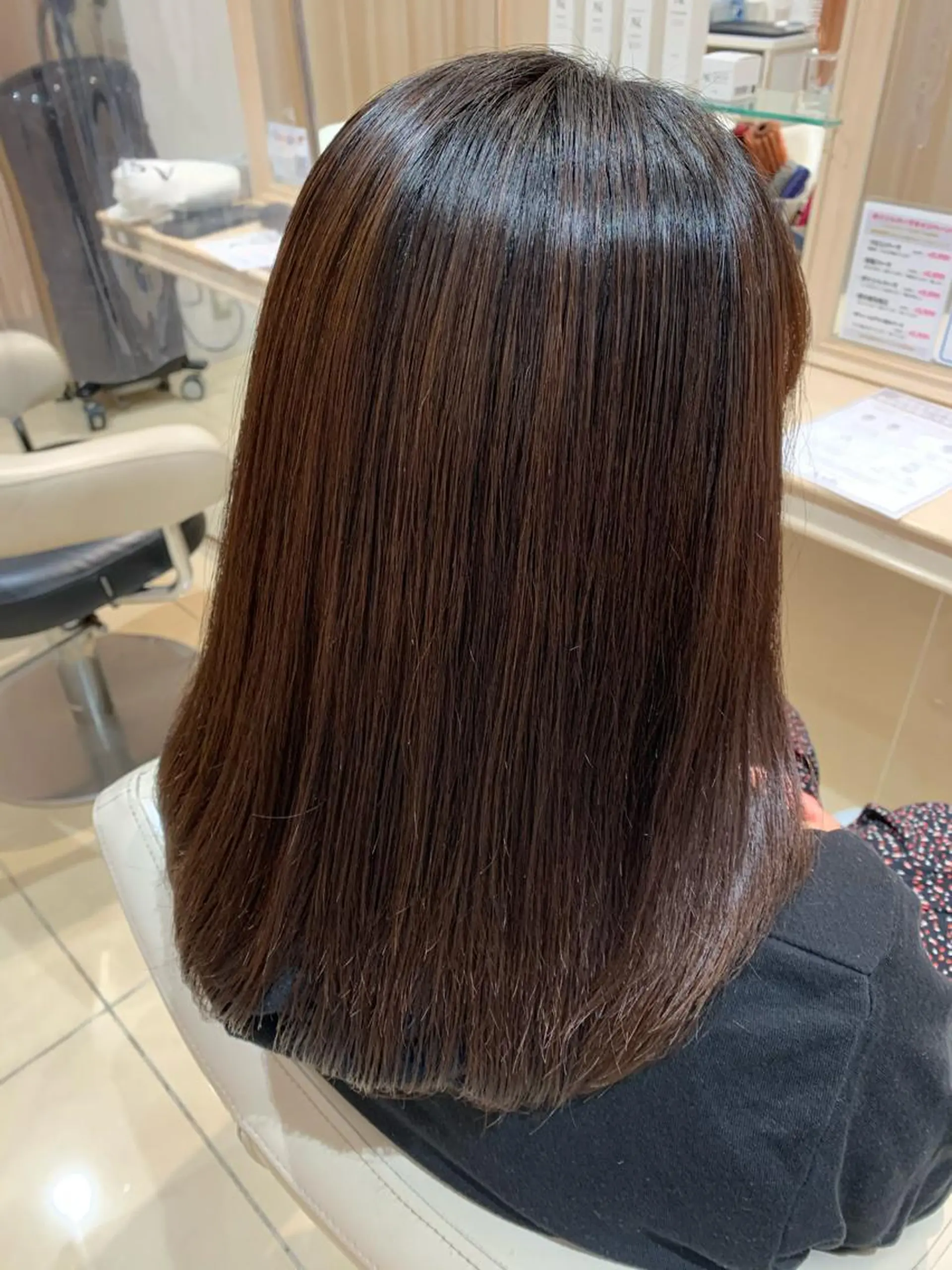 セミロング ツヤ髪🌈髪質改善 🌈ナカゴシのヘアスタイル