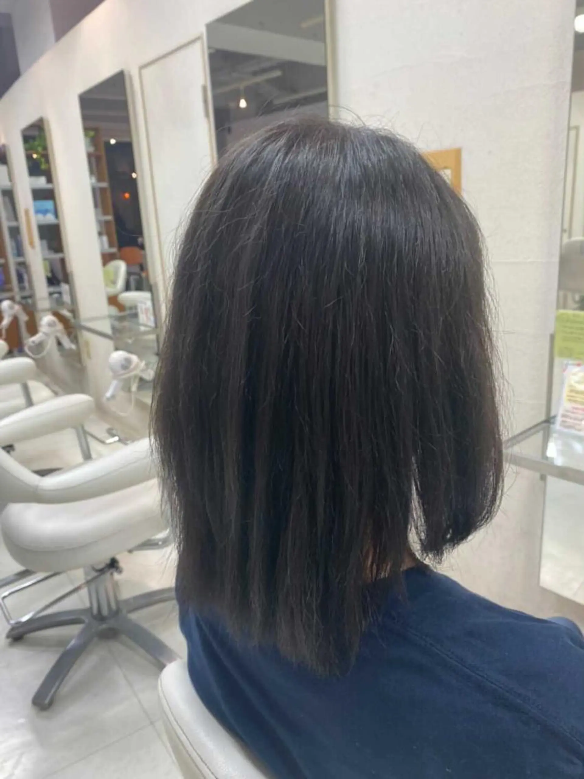 ショート ヘアカラー 阿部 美咲のヘアスタイル