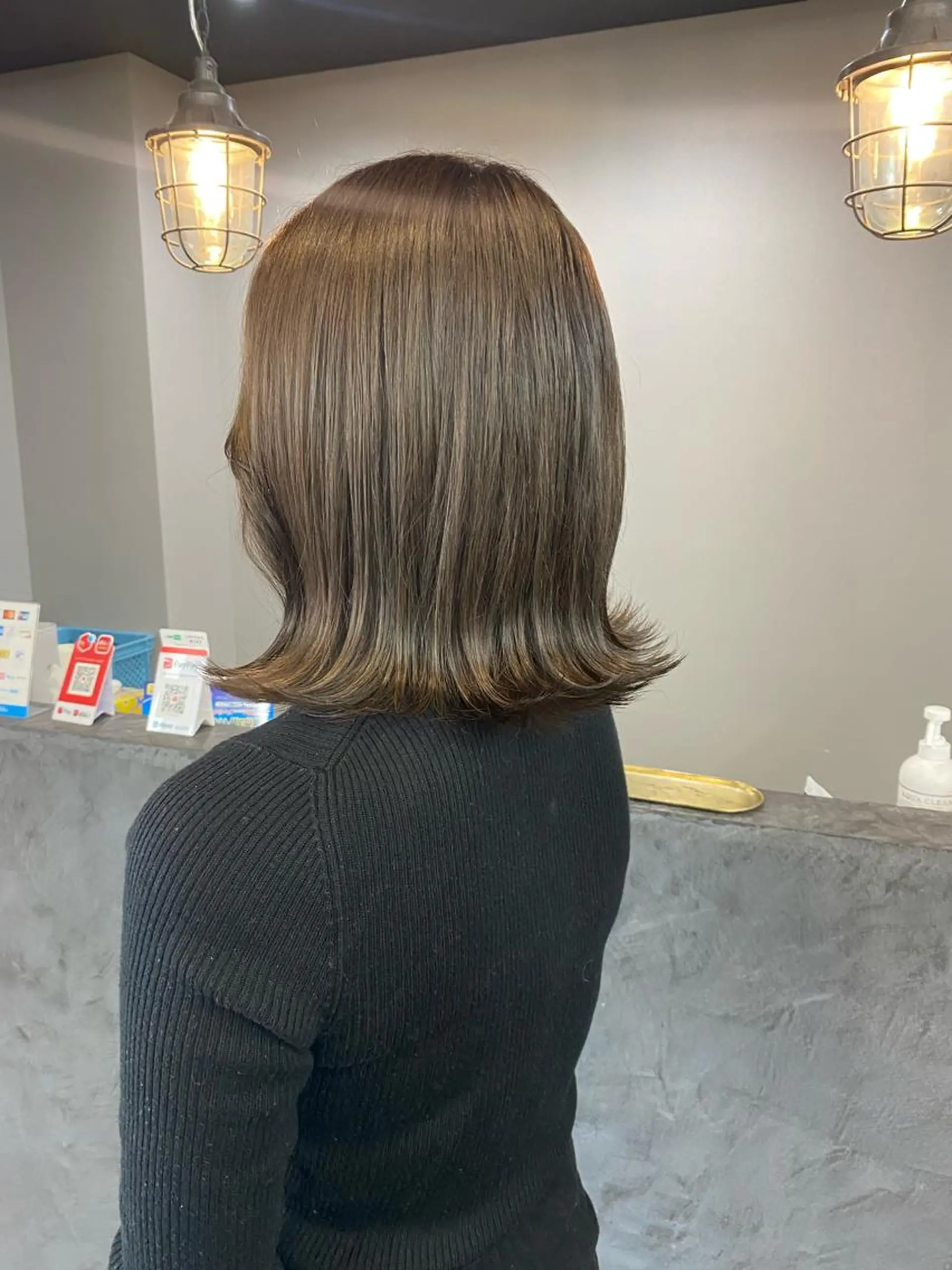 ミディアム maco 艶感ハイトーン🦋のヘアスタイル