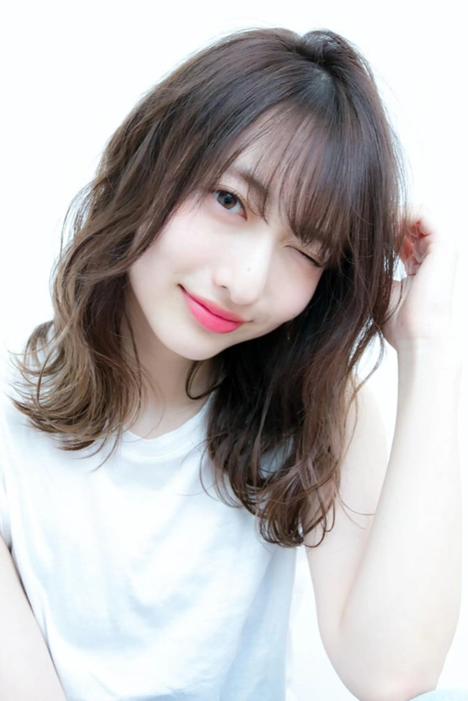 セミロング カラー ヤナ マネージャーのヘアスタイル