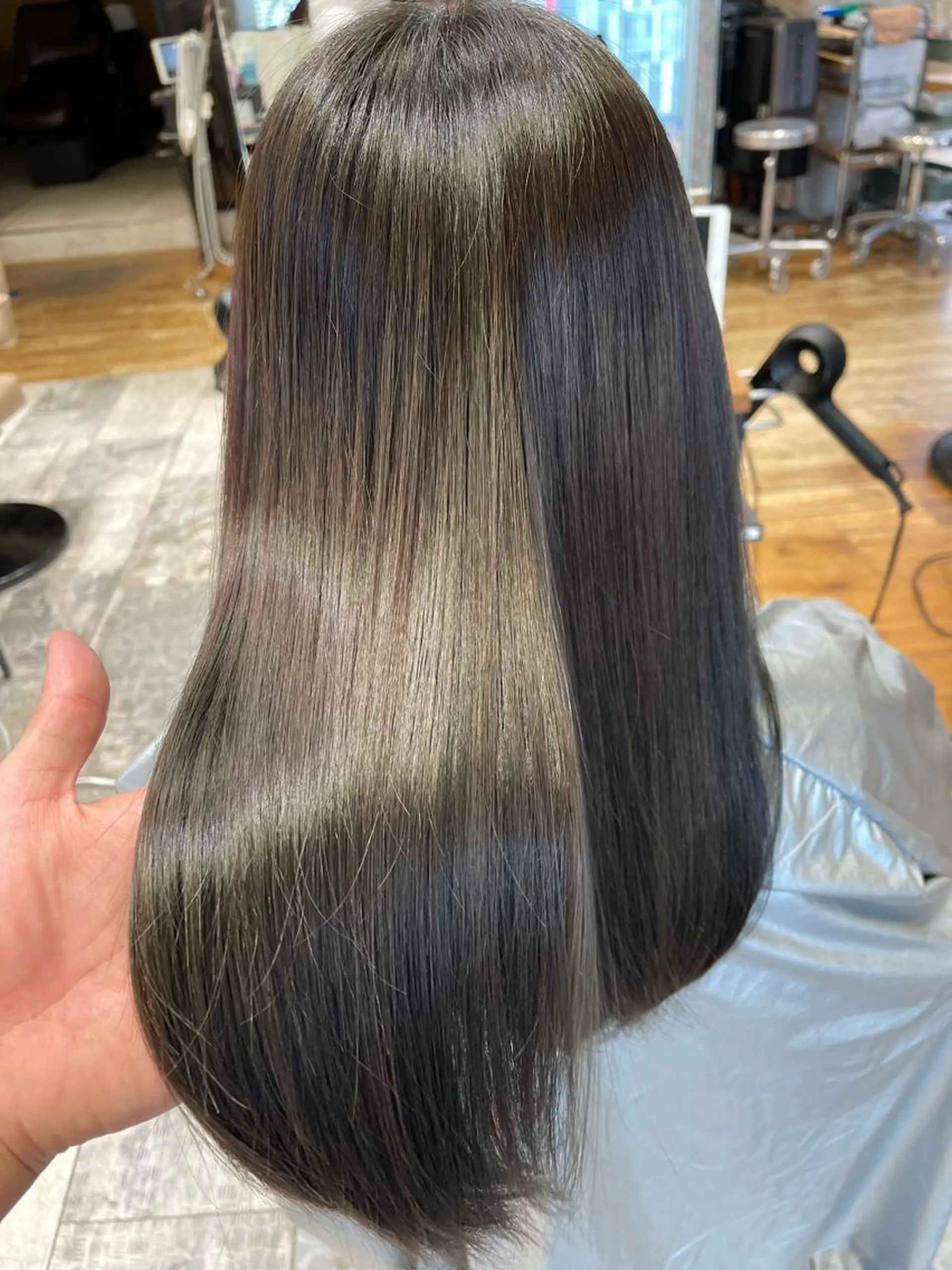 ロング 必ず似合わせます/ レイヤー/石戸谷海斗のヘアスタイル