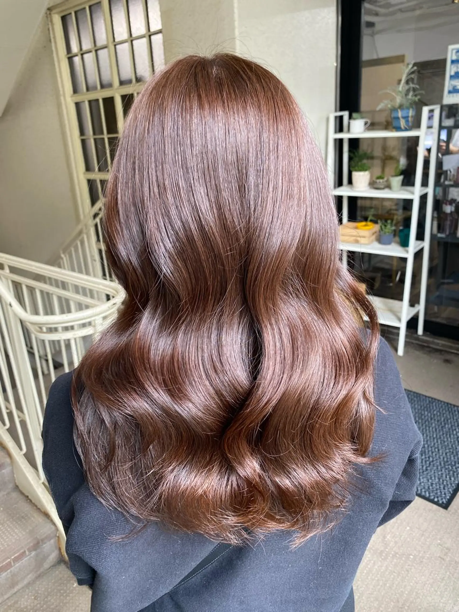 ロング カラー ヘアアレンジ アッシュ アッシュグレー アッシュグレージュ バレイヤージュ ミストバング ヘアカラー トリートメント 🌟🍒ハイトーン 韓国ヘア/ユウミのヘアスタイル