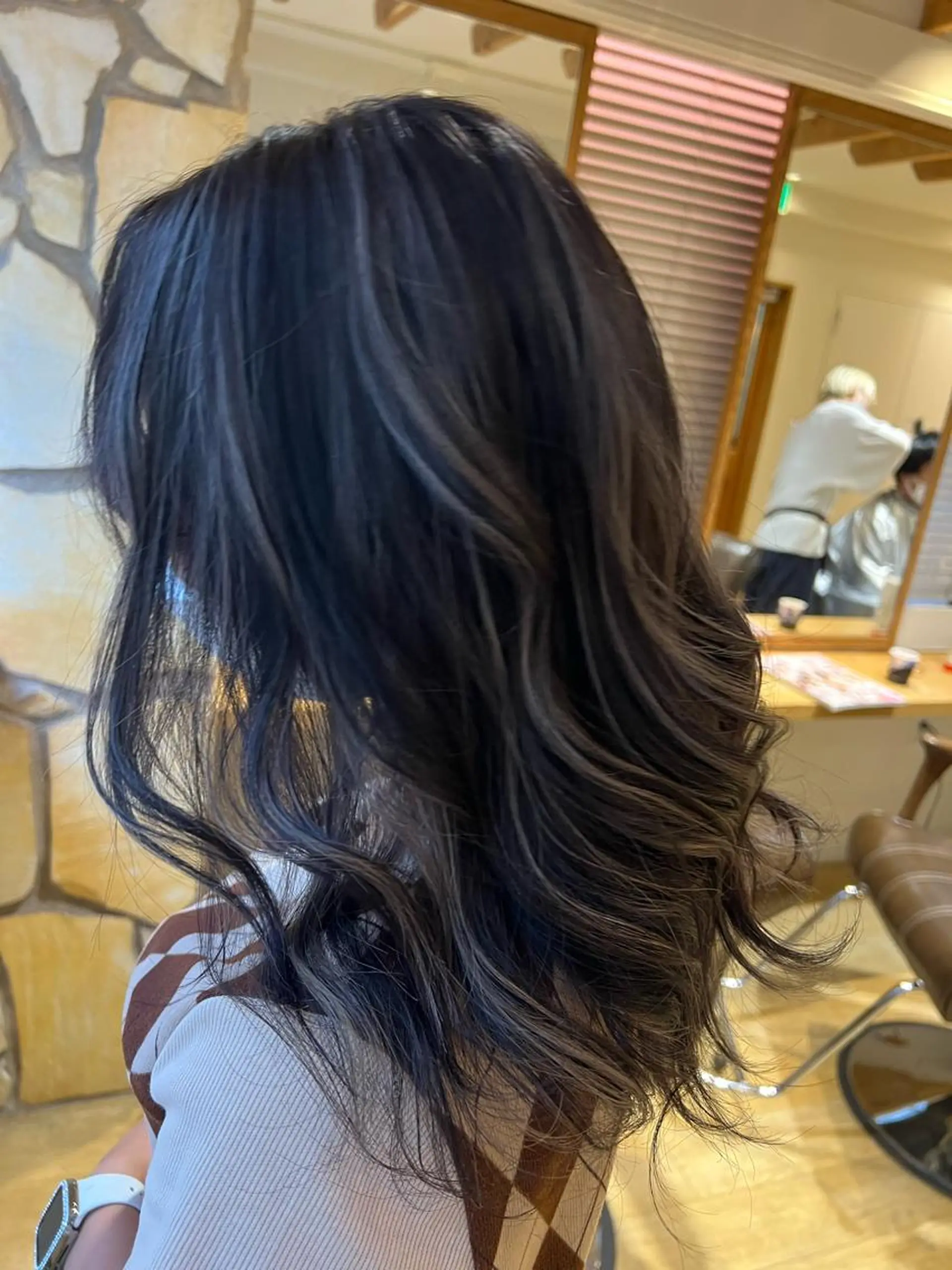 ミディアム ハイライト ヘアカラー トリートメント 渋谷ハイトーン/ デザインカラー阿部のヘアスタイル