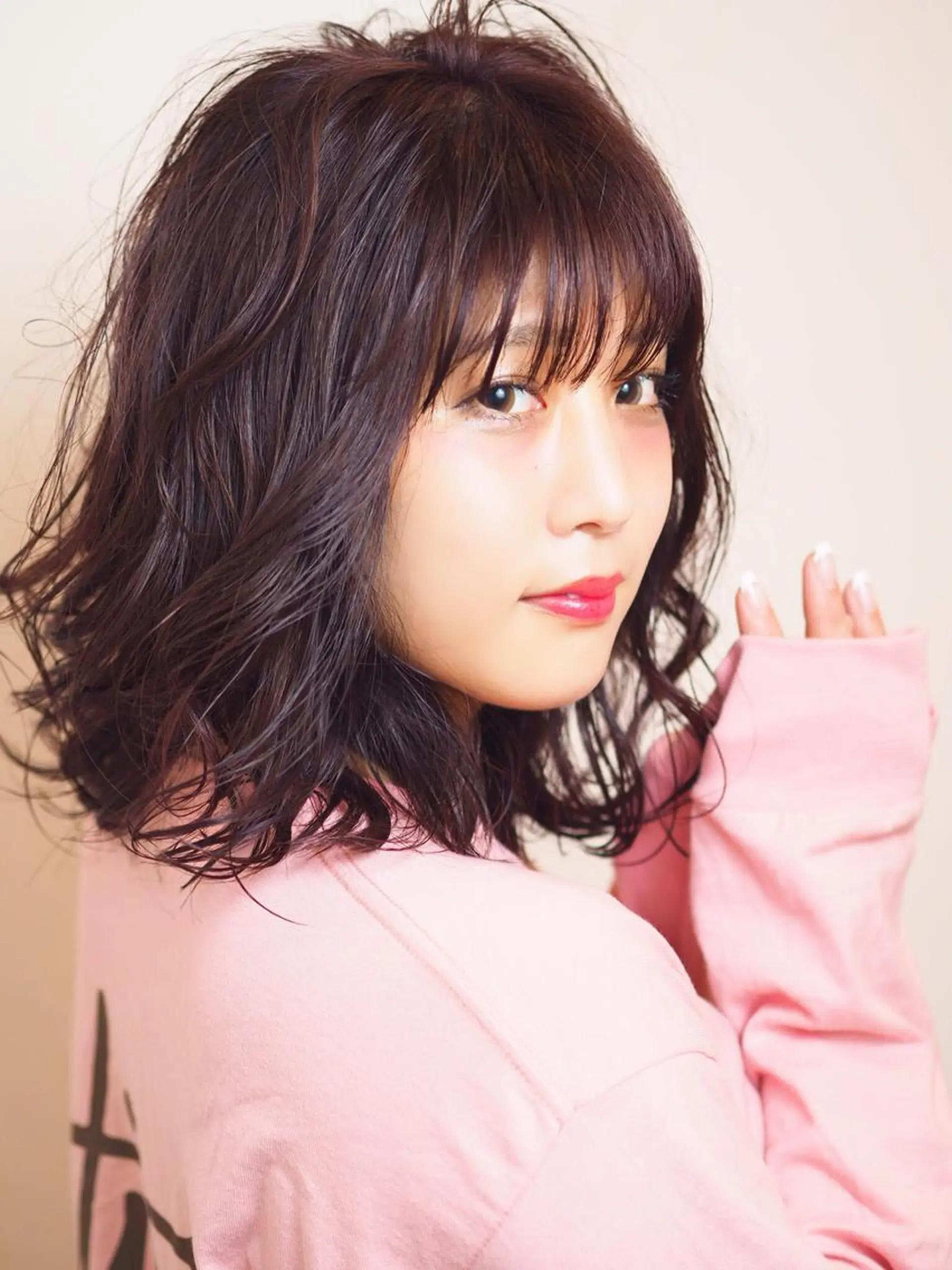 ミディアム パーマ ヘアアレンジ パープルカラー GLOSSY所属・坂本 直樹のヘアスタイル