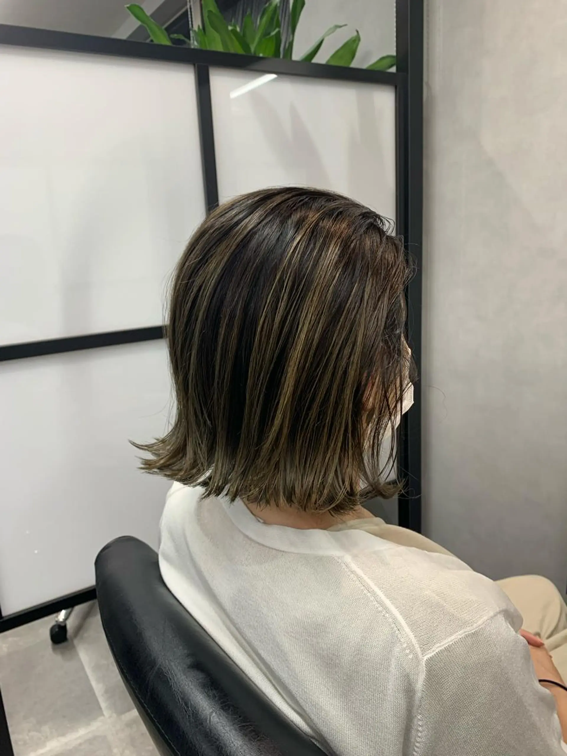 ショート カラー バレイヤージュ グラデーションカラー レイヤーカット カット ヘアカラー トリートメント hairworksbadass所属・菊地 旬のヘアスタイル