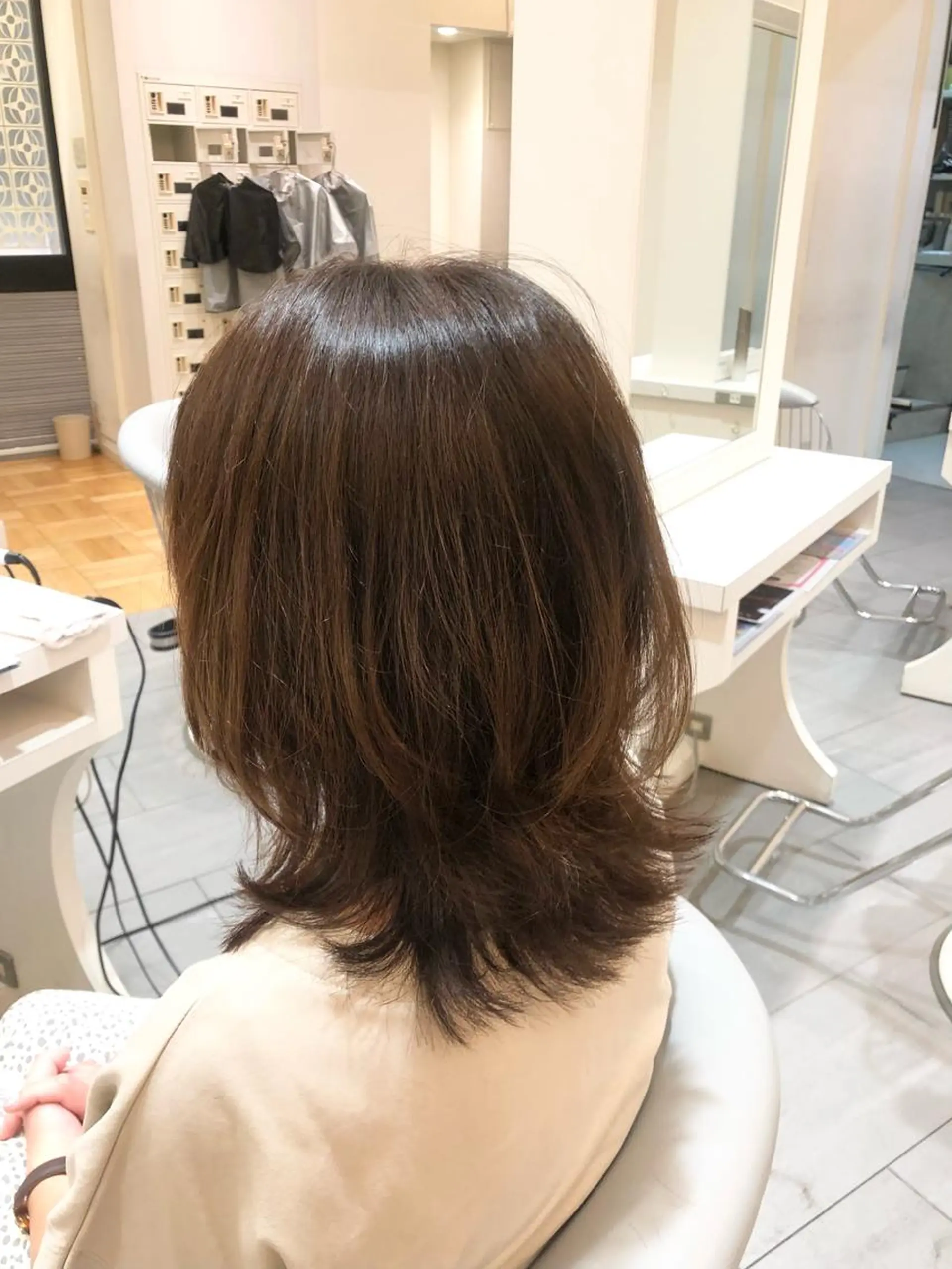ミディアム 外ハネヘア ウルフカット Ｈａｉｒ’ｓ Ｇａｌｌeｒｙ所属・✨堺東駅近✨阪上 沙織のヘアスタイル