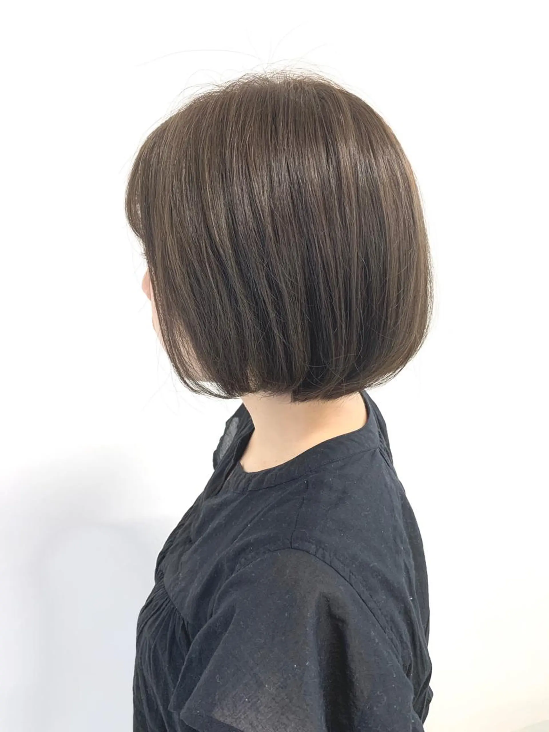 ショート カラー 🔵赤み消し透明感 梅田・増田のヘアスタイル