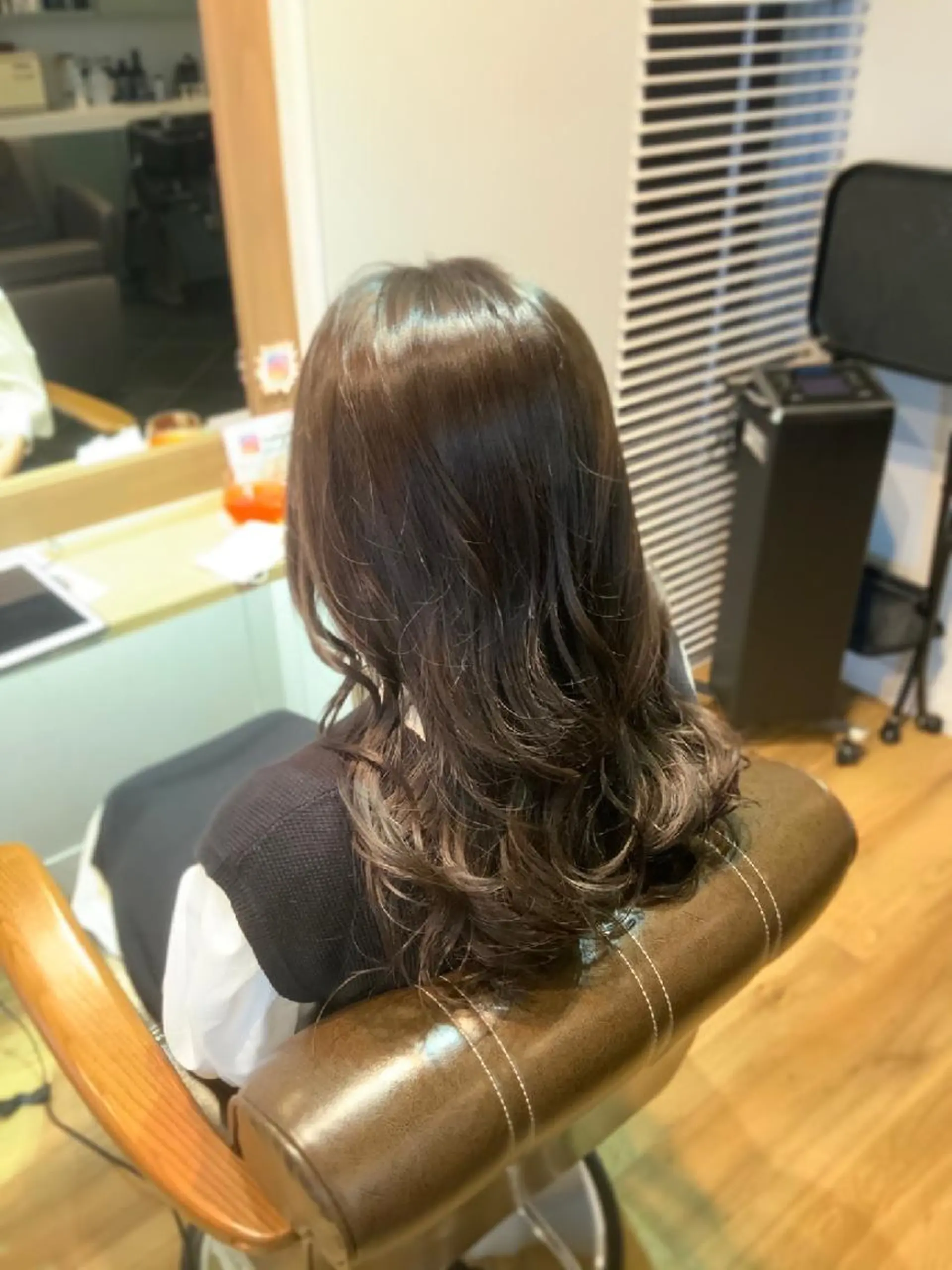 カラー ブリーチ グレージュ 堀 望美のヘアスタイル