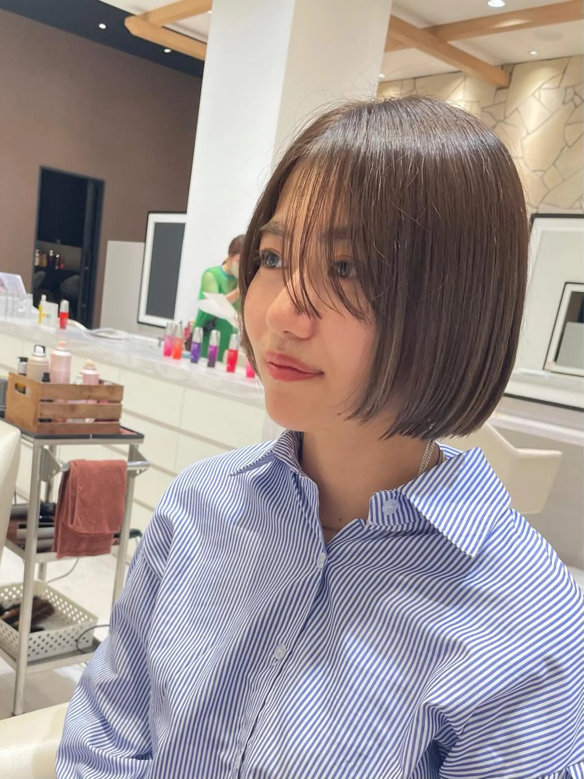 ショート カラー ベージュカラー 透明感カラー オリーブベージュ K-two 谷町店所属・K-two谷町❄️ hinaのヘアスタイル