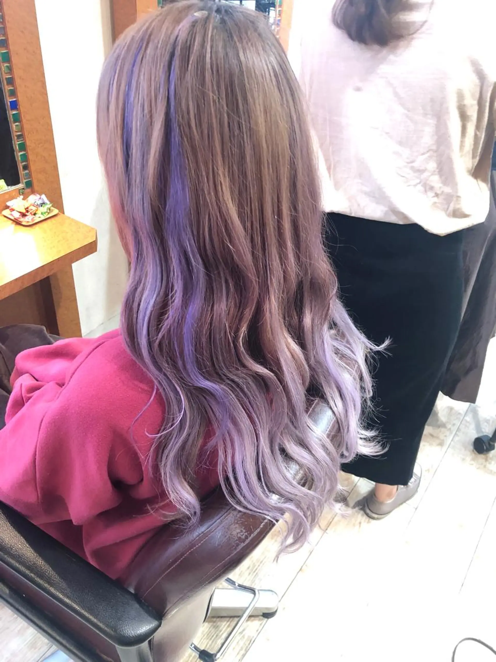 ロング カラー シールエクステ ハイライトカラー ラベンダーカラー ラベンダーピンク ピンクカラー TRUNS髪質改善所属・100%髪質改善特化 TRUNSのヘアスタイル