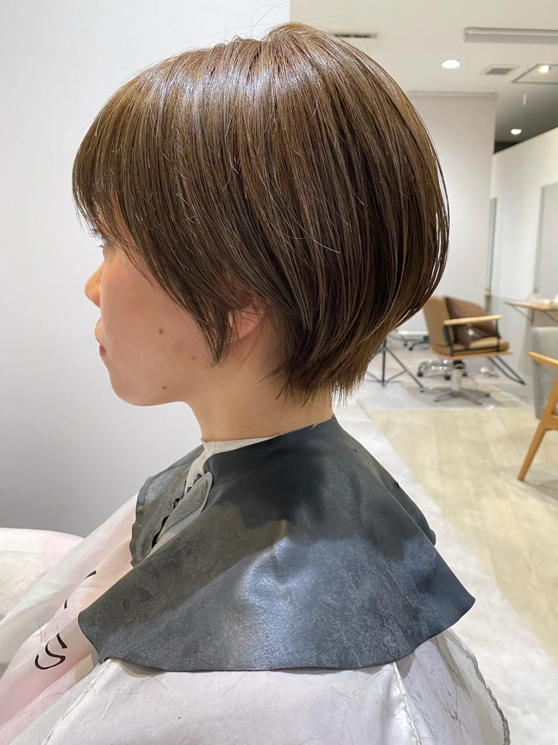 ショート くびれヘア ハイライト ショートヘア 顔まわりカラー特化 赤津百合絵のヘアスタイル