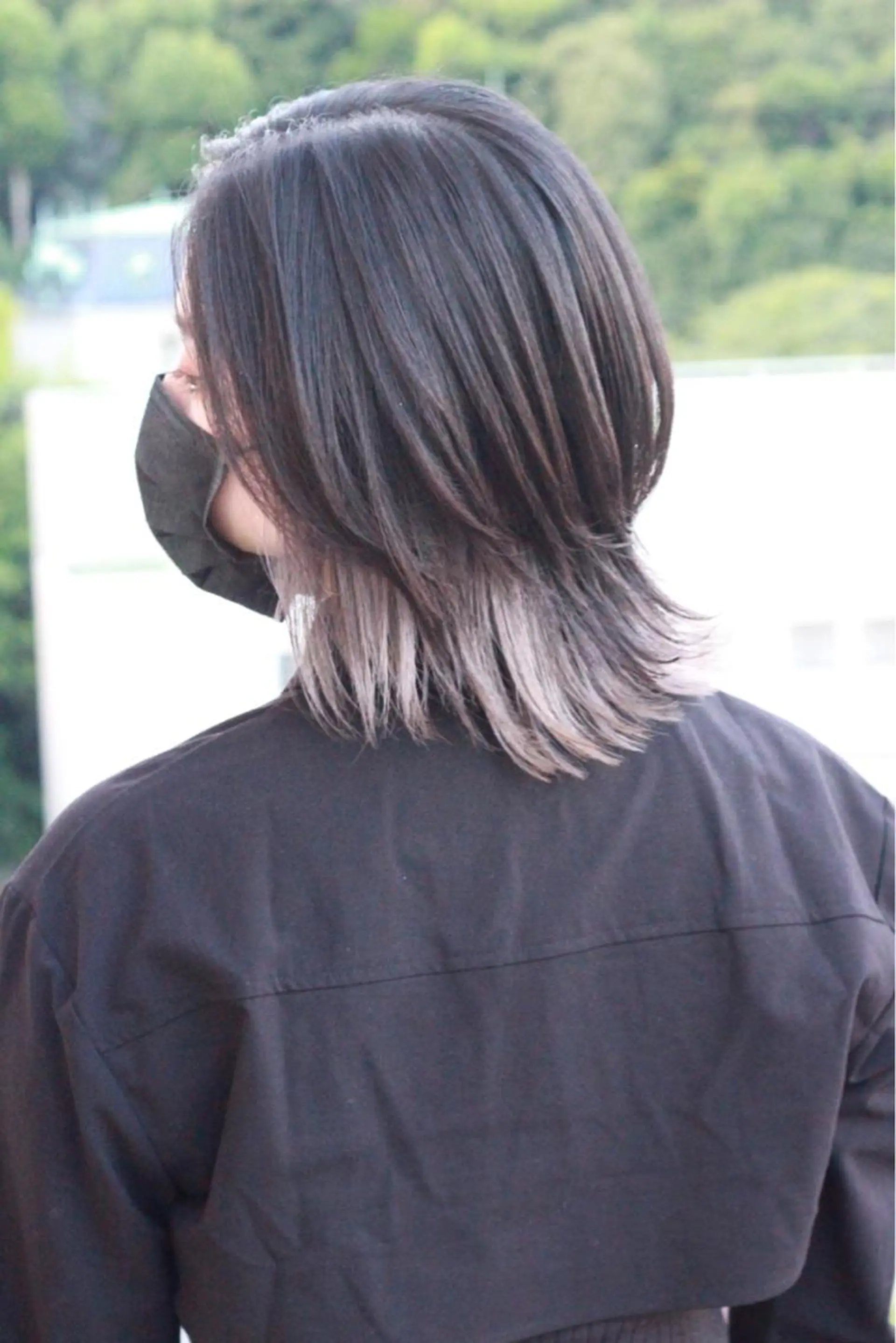 ミディアム カラー ブリーチ シルバー ヘアカラー Viage （ビアージュ）のヘアスタイル