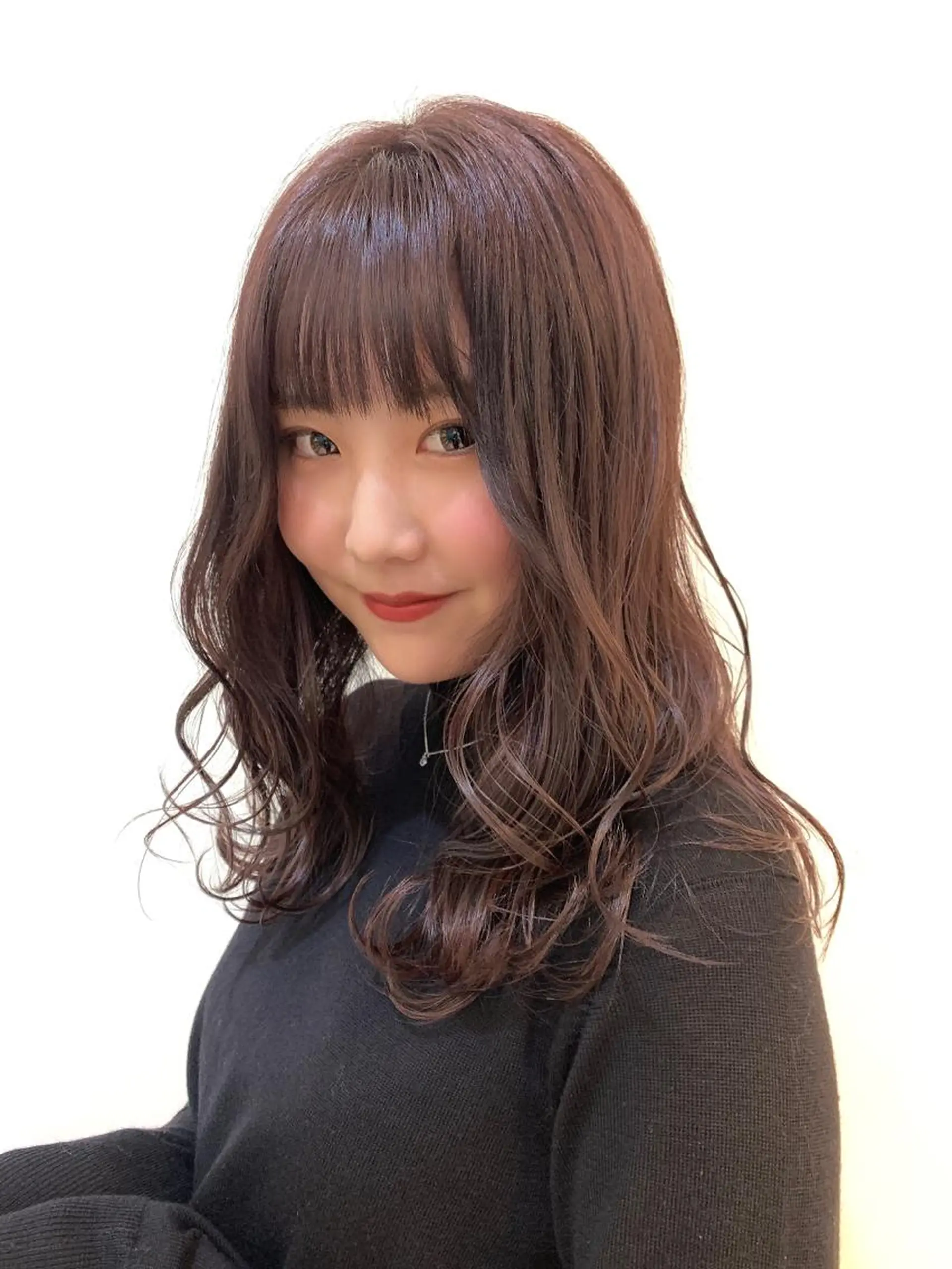 セミロング カット ヘアカラー 井上 亜海のヘアスタイル
