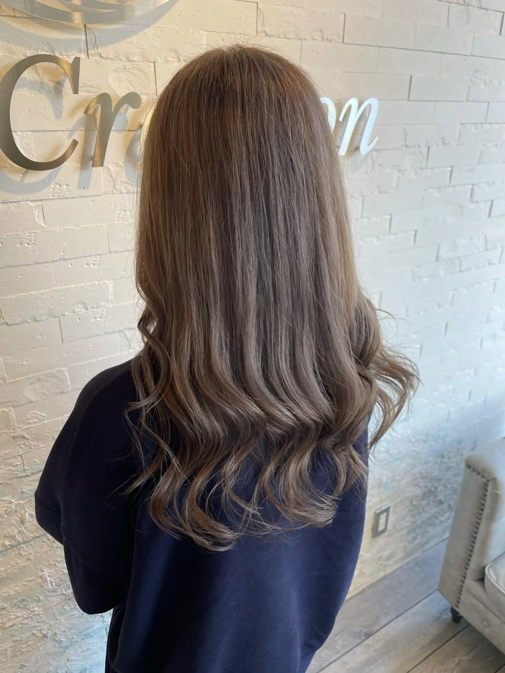 ロング ハイトーン ／ レイヤー/吉田陸斗のヘアスタイル