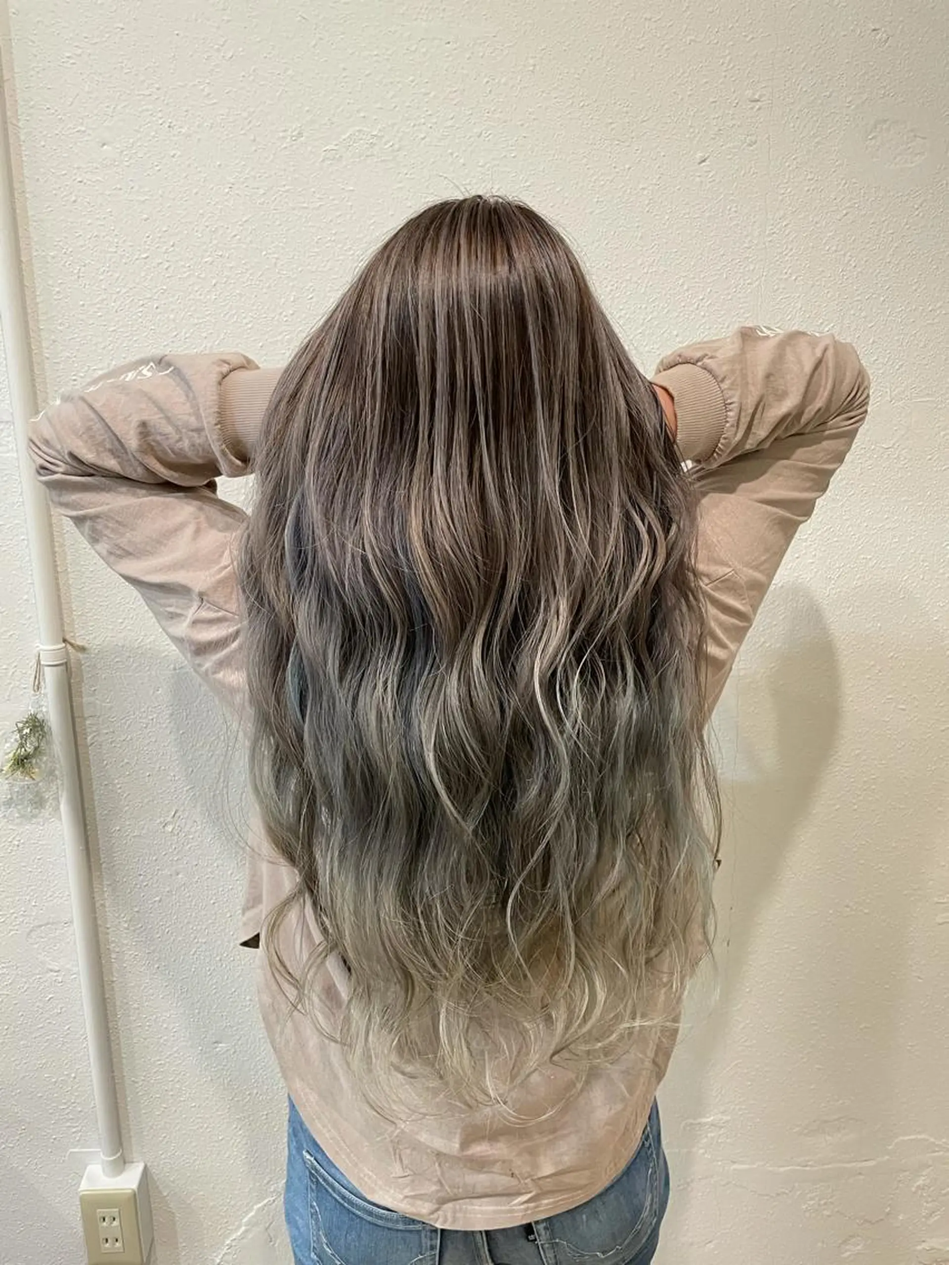 ロング カラー バレイヤージュ イルミナカラー レイヤーカット Regalo hair atelier　レガロ　ヘア　アトリエ所属・美髪矯正/髪質改善 レガロ堺市伏尾/松田のヘアスタイル