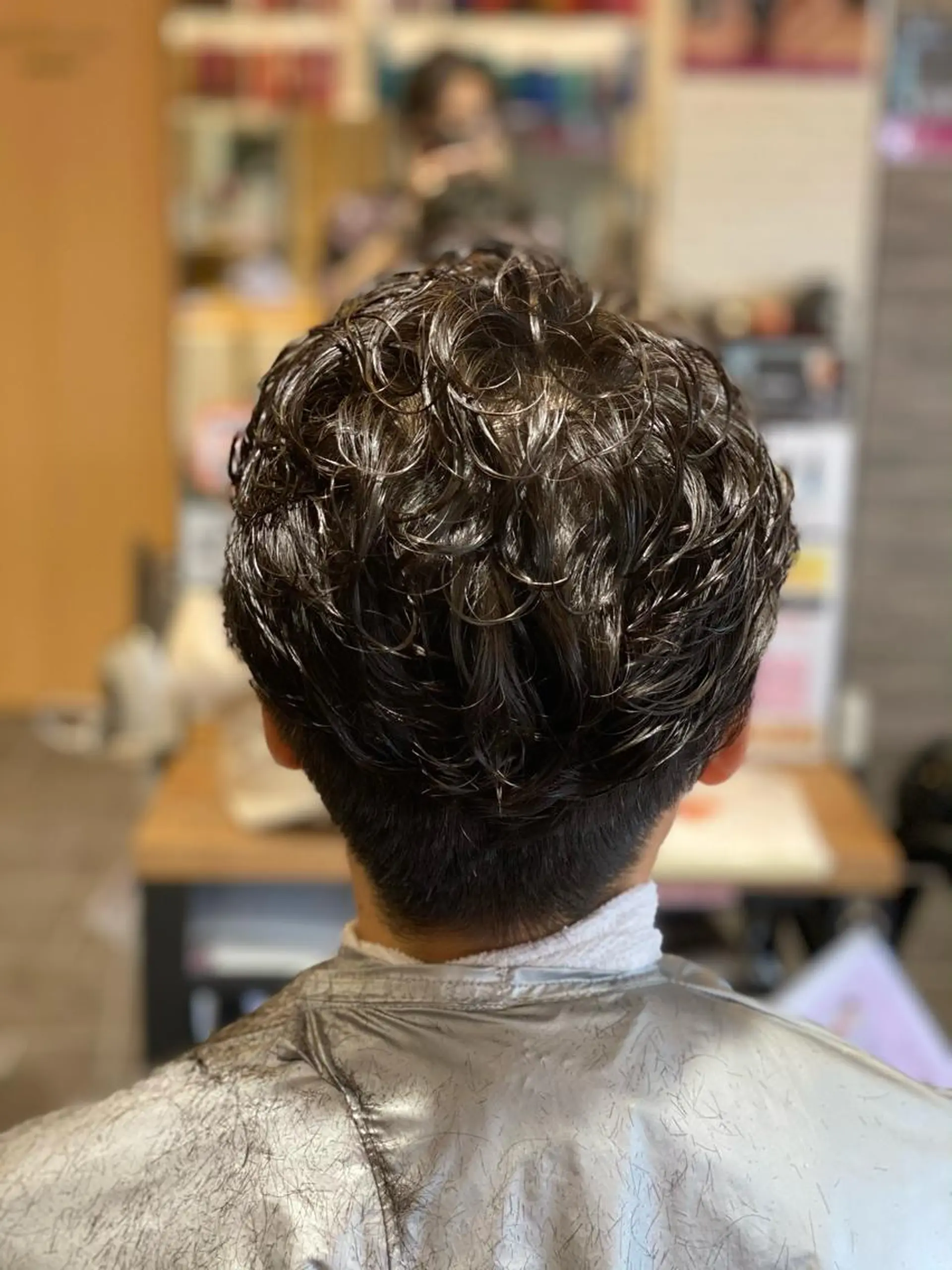 パーマ メンズ 尾崎 優也のヘアスタイル