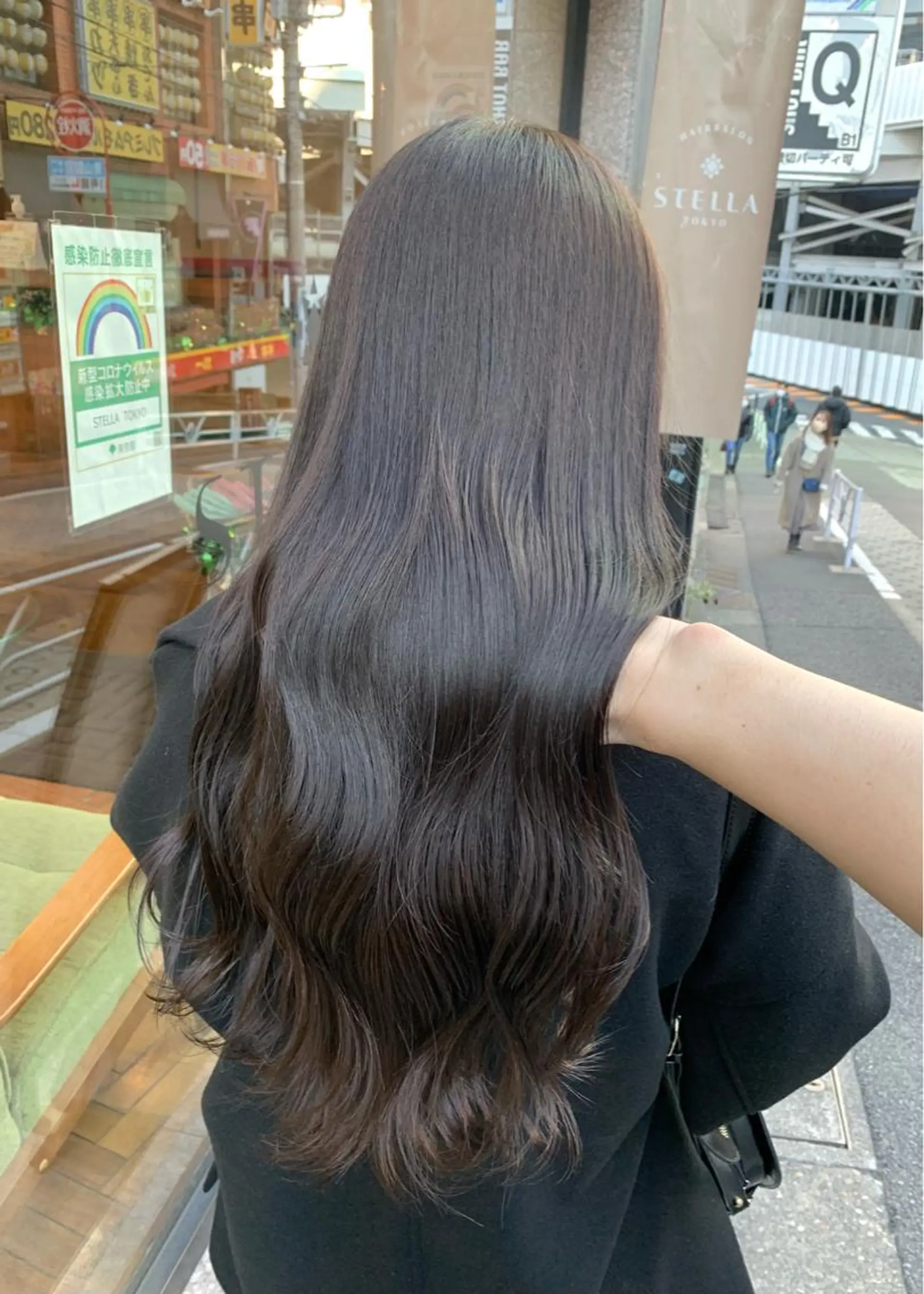 ロング カラー グレージュ オリーブグレージュ オリーブグレー LUMO所属・矢野 晃平のヘアスタイル