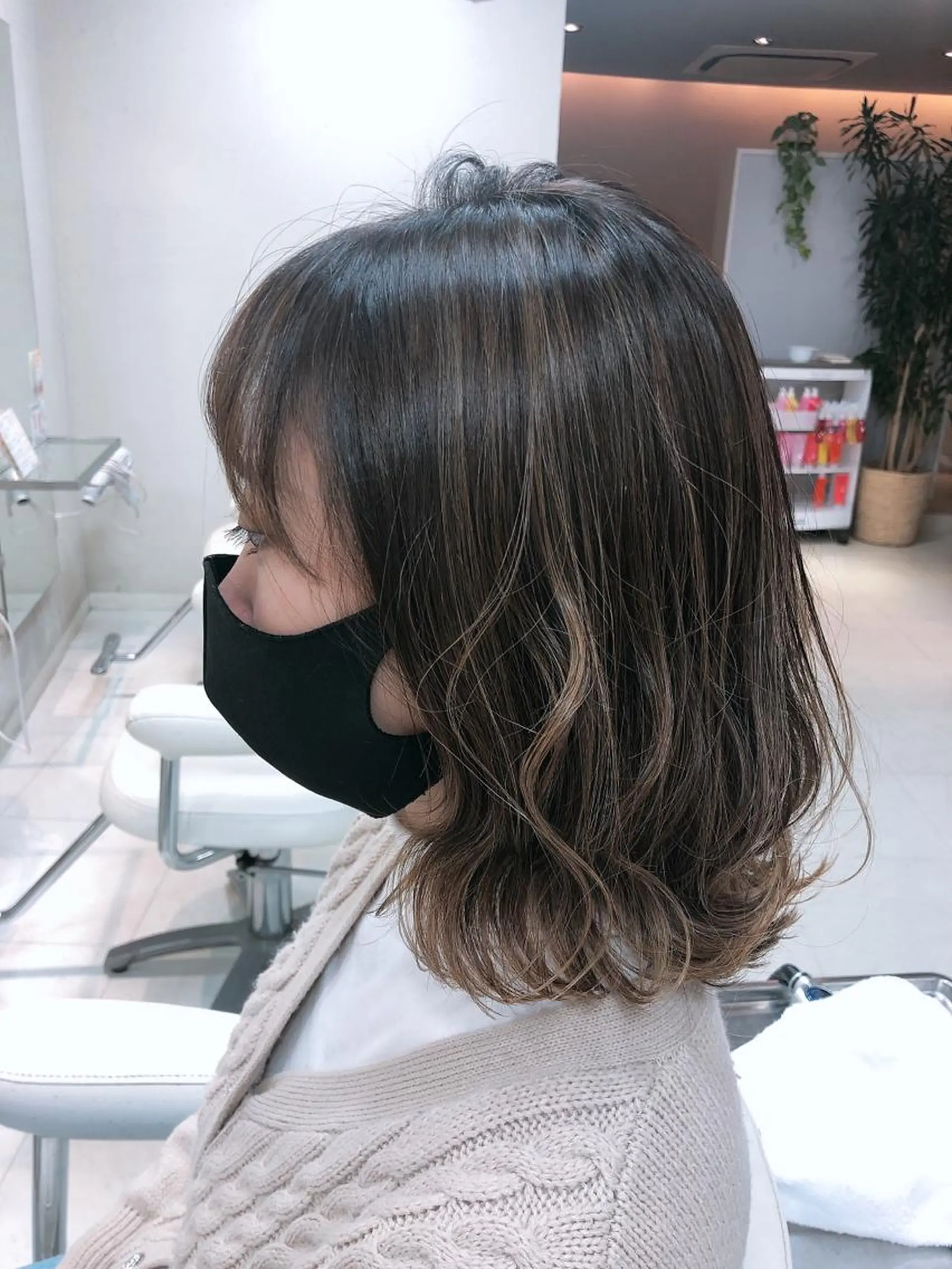 ミディアム 阿部 美咲のヘアスタイル