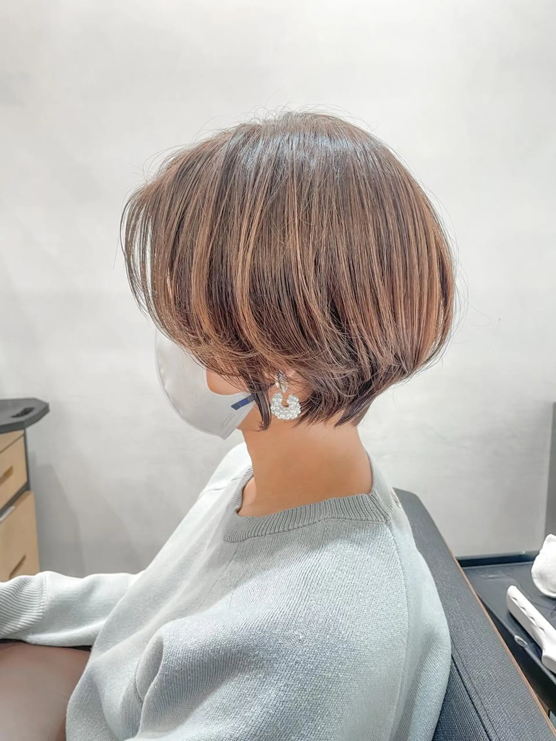 ショート 顔周りカット ハイライト ショートヘア カット ヘアカラー トリートメント シノハラ ガクト ショート/白髪ぼかしのヘアスタイル