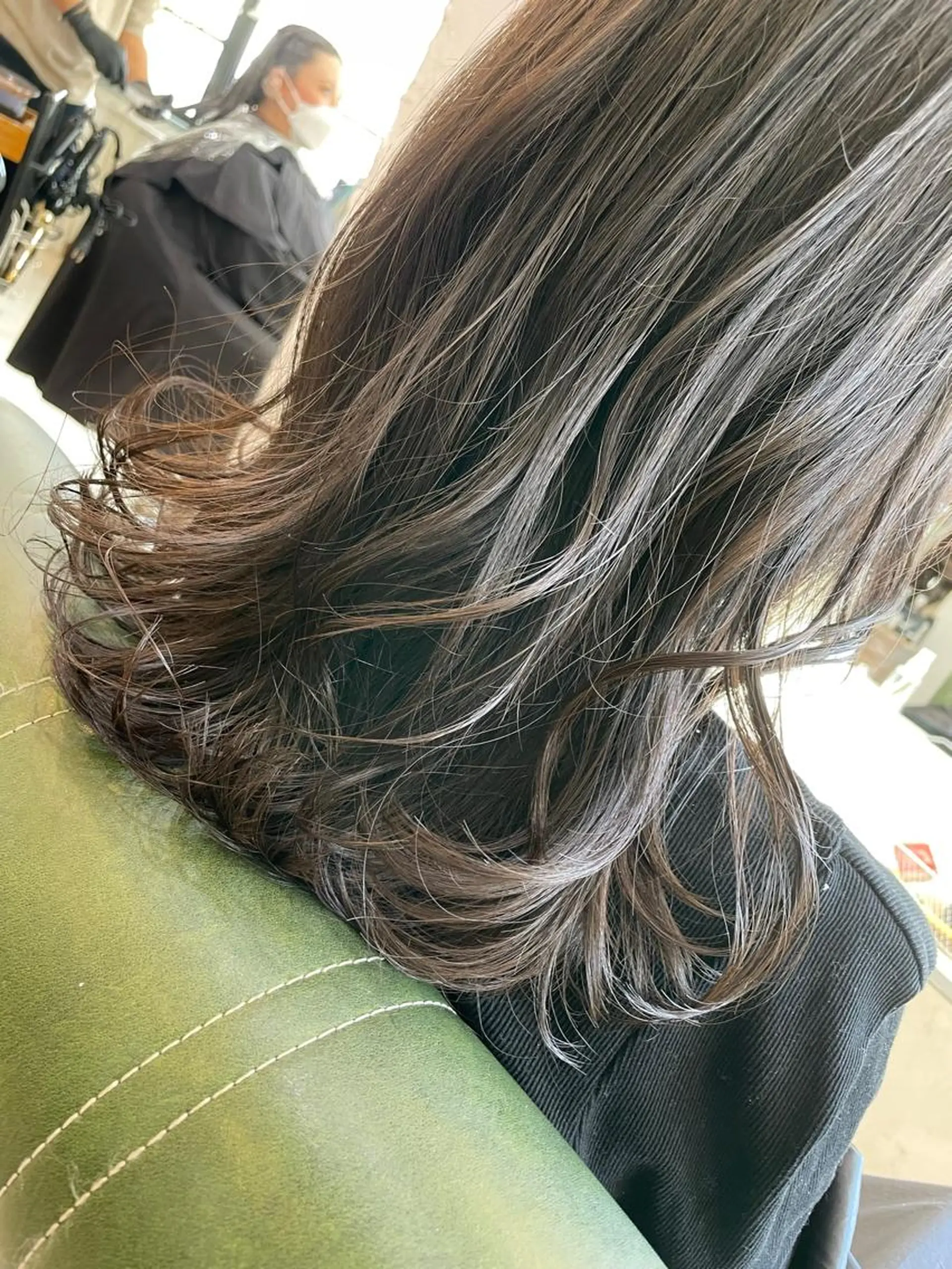 セミロング カラー ブルーカラー ヘアカラー トリートメント 金子 しおりのヘアスタイル