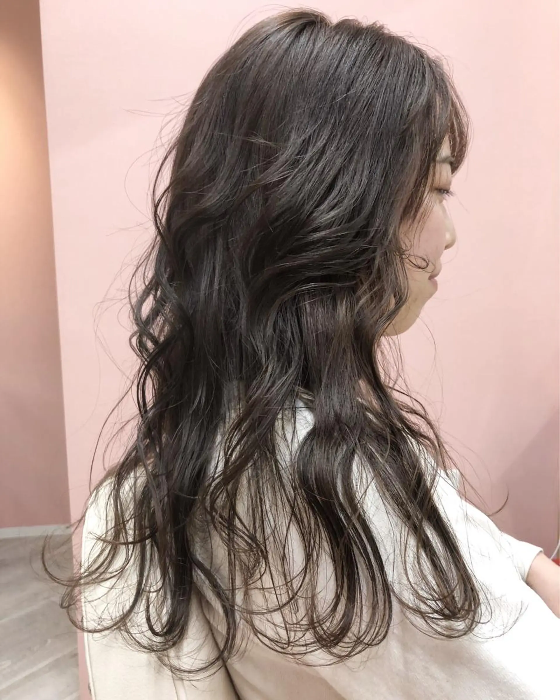 セミロング REVE所属・TAKU 美容師のヘアスタイル