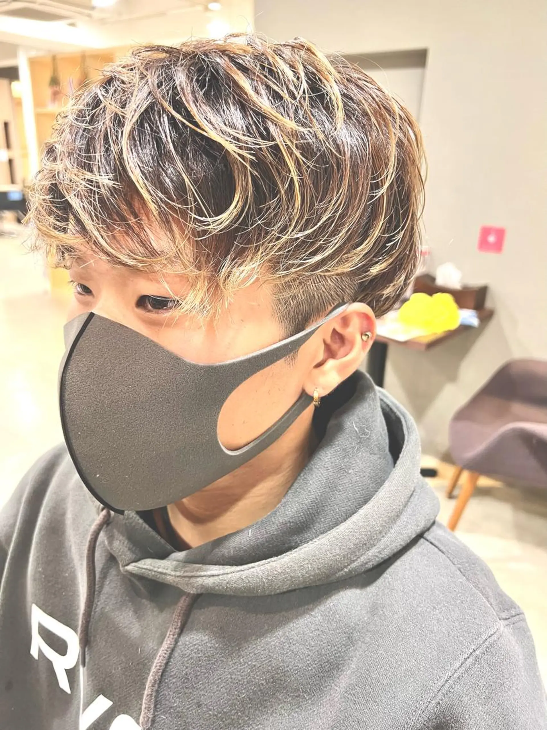 メンズ メンズパーマ 心斎橋バレイヤージュ 小林勝貴のヘアスタイル