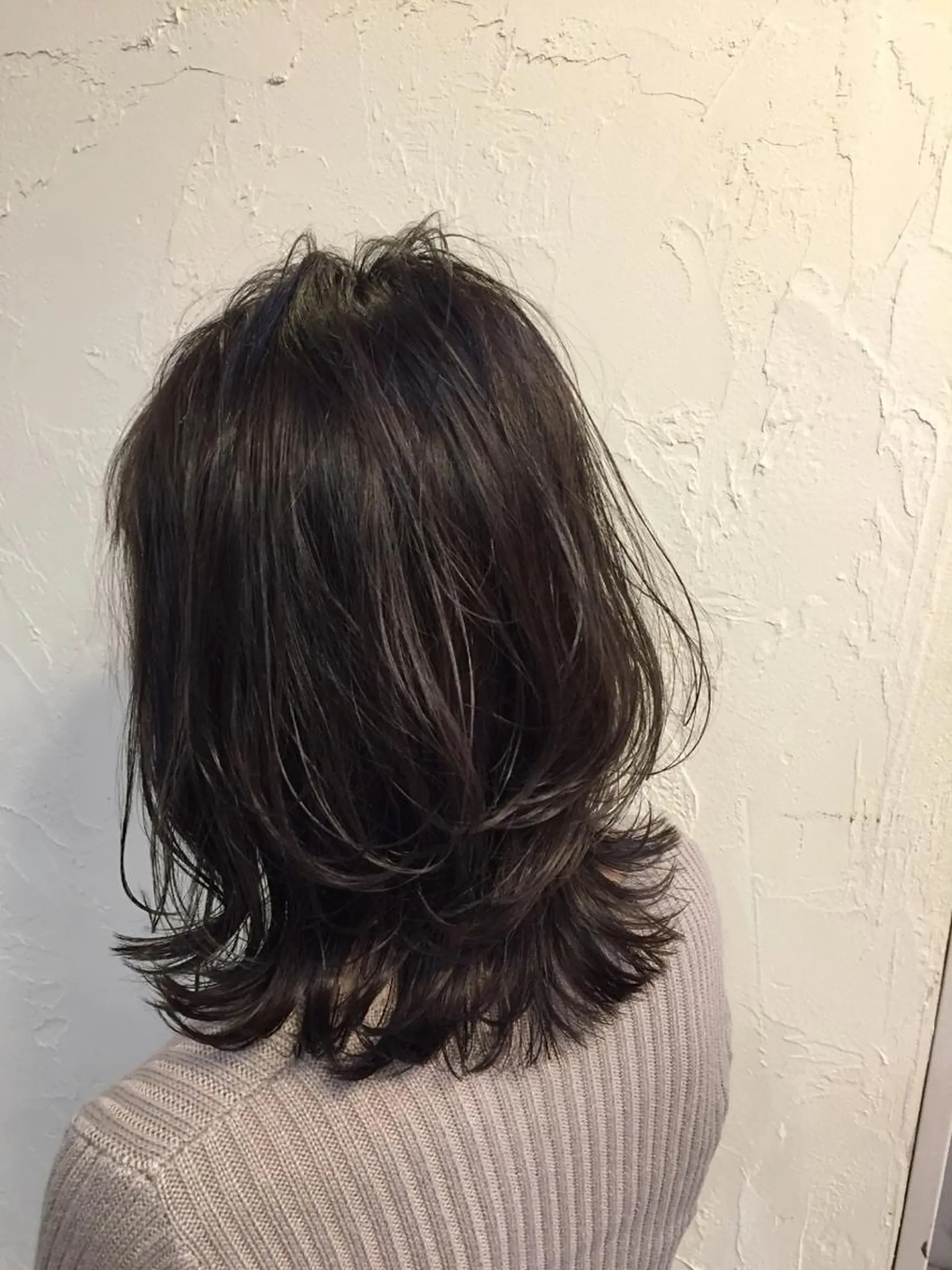 ミディアム カラー 韓国レイヤー外国人風 透明感カラー髪質改善のヘアスタイル