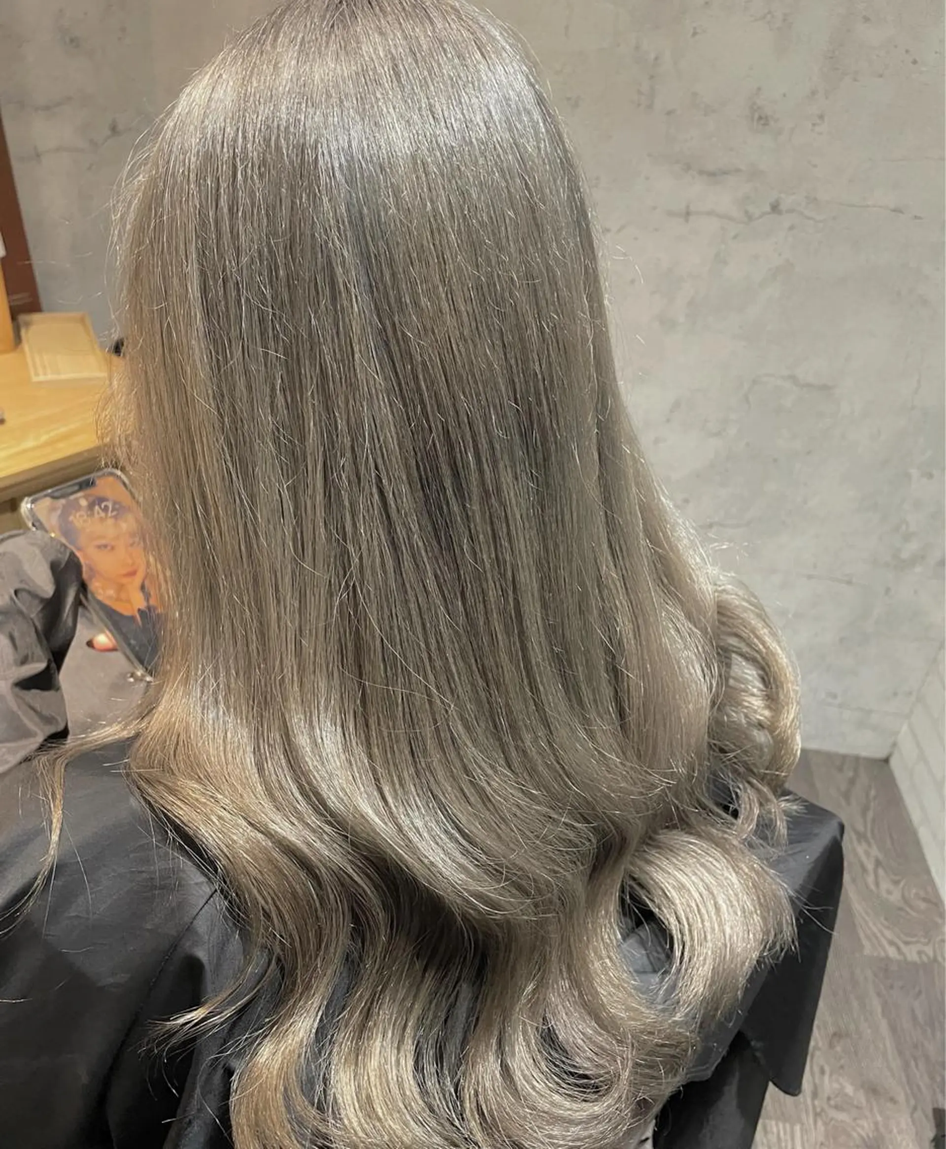 ロング ヘアカラー 🦄艶カラー×韓国 NANA💎🐬のヘアスタイル