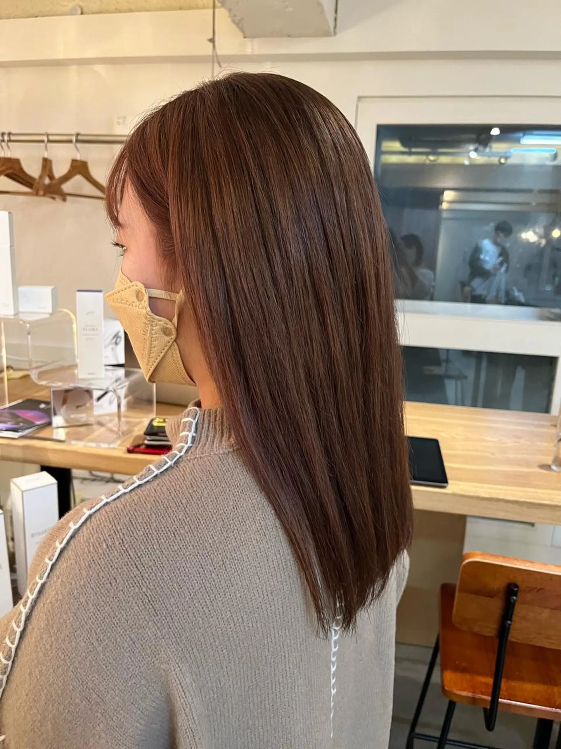 カラー 三品 早妃のヘアスタイル