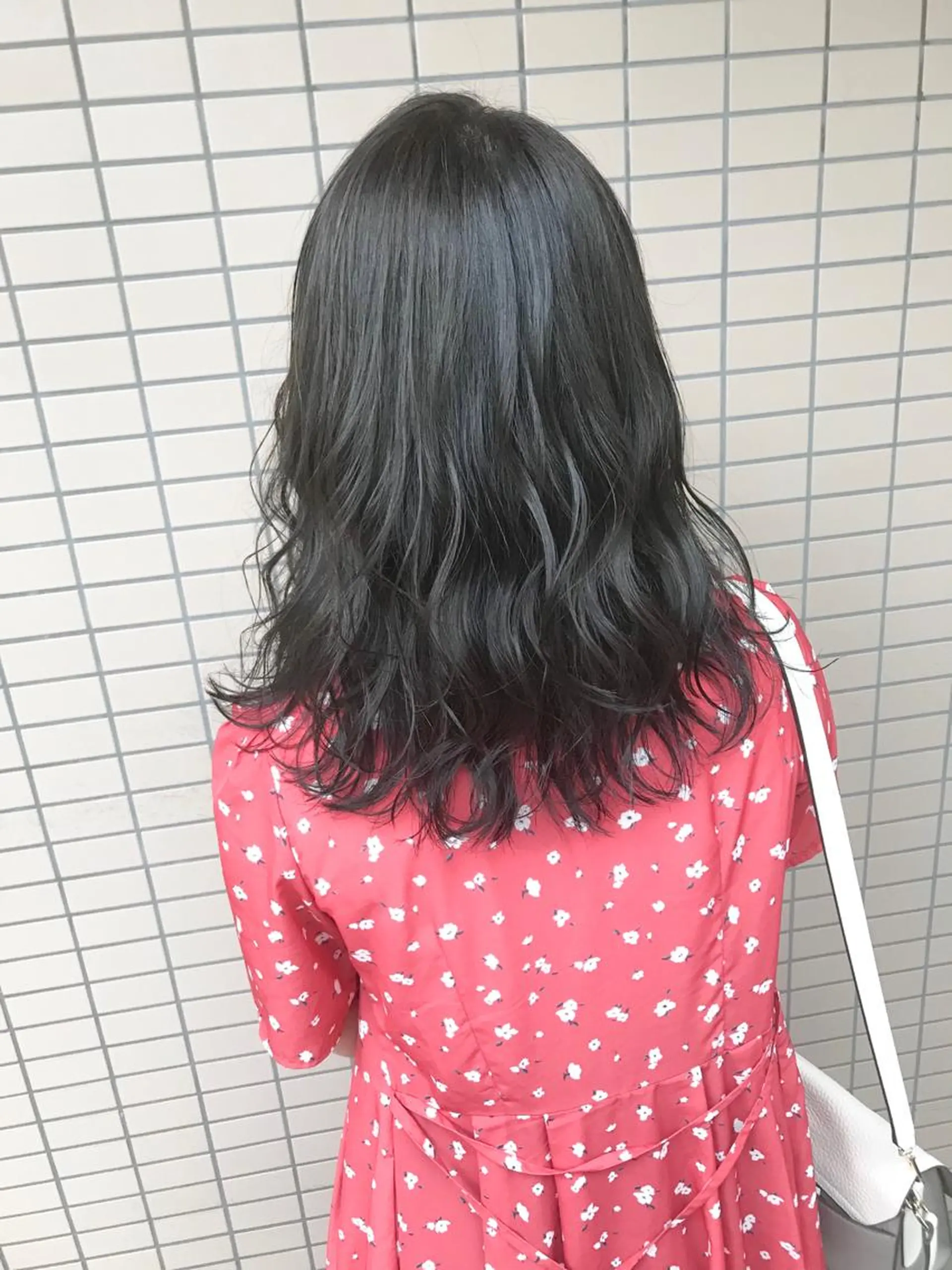 セミロング カラー 透明感カラー グレージュ 赤み消し韓国ヘア レイヤー縮毛🤍渡邉のヘアスタイル