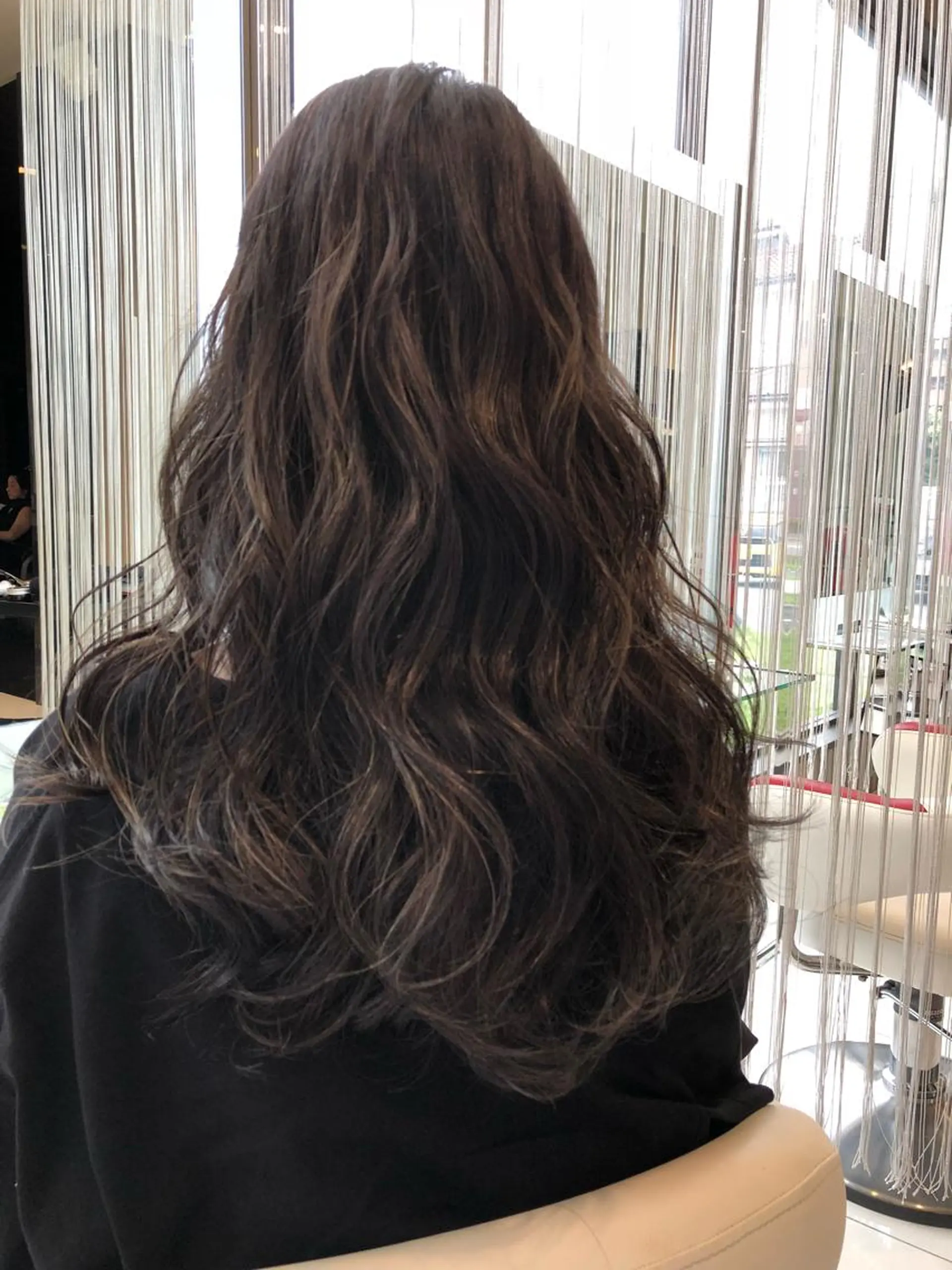 セミロング カラー ヘアアレンジ グレージュ ハイライトカラー ハイライト カット ヘアカラー トリートメント U&i所属・大塚 貴之のヘアスタイル