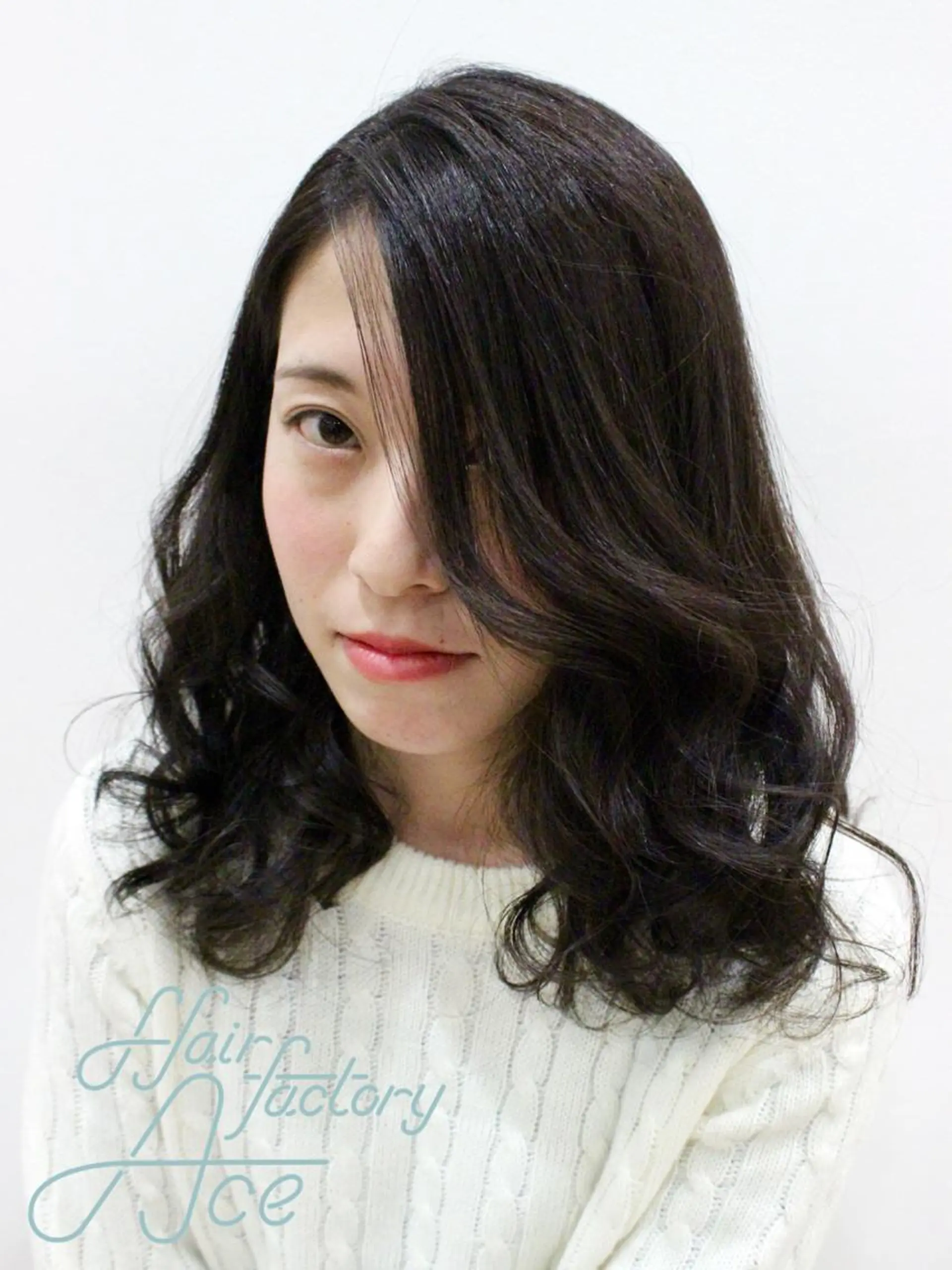 セミロング 所渉/韓国レイヤー /ウルフカットのヘアスタイル