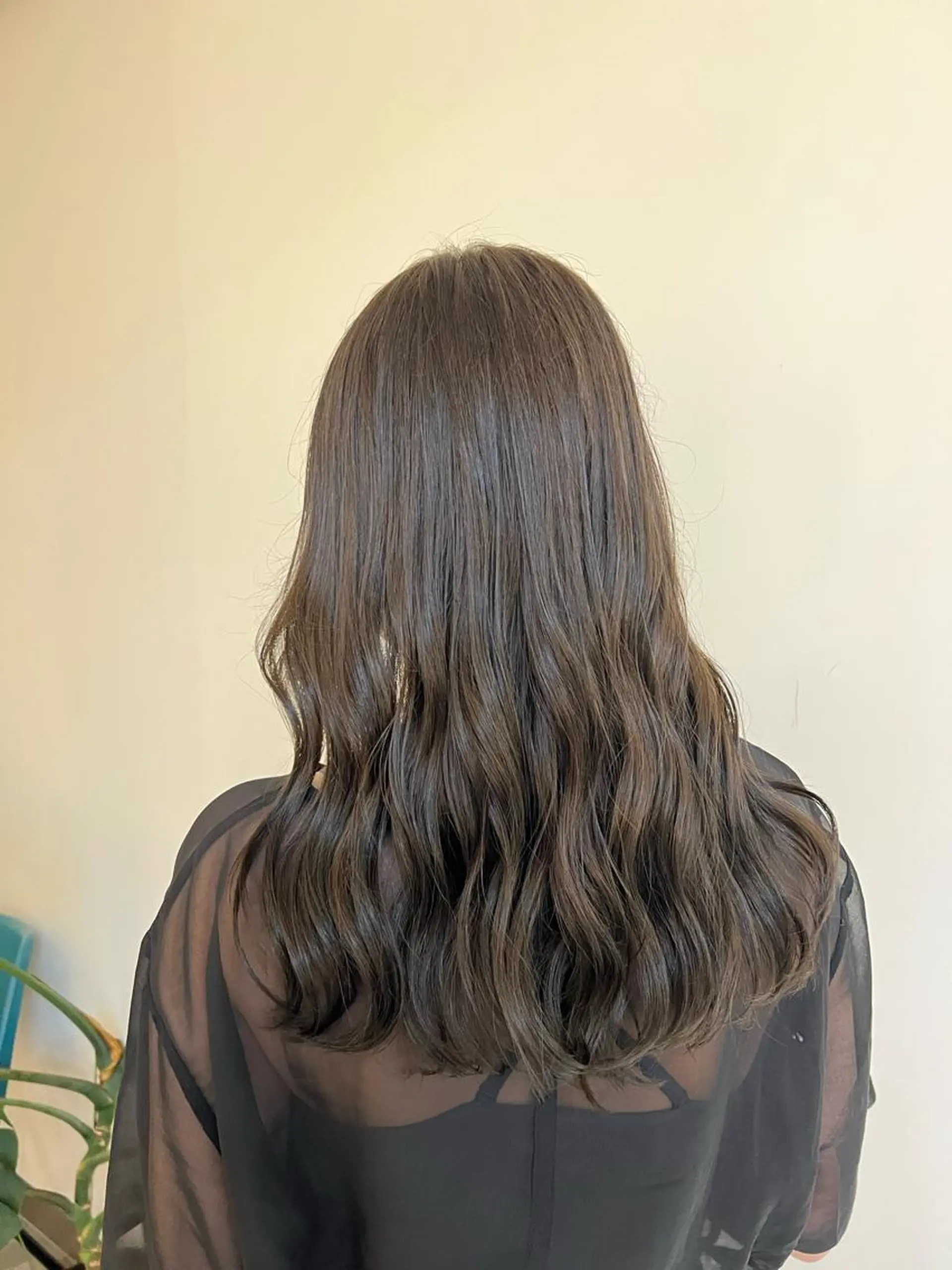 ロング カラー 透明感カラー オリーブカラー ヘアカラー 丸田 美沙希のヘアスタイル