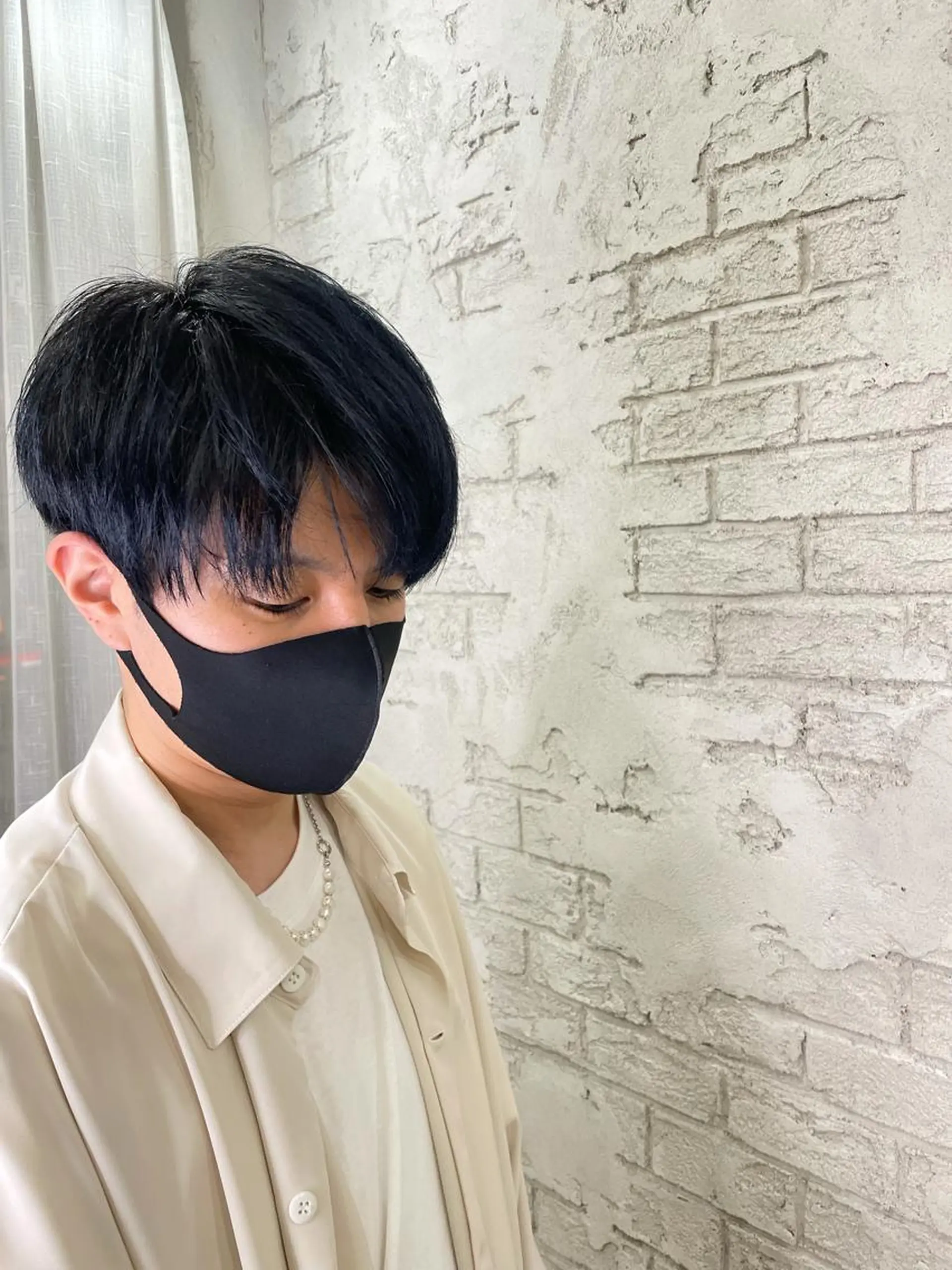 ショート カラー メンズ マッシュ 黒髪 ネイビーカラー ブリーチ特化 ハイトーンRYOYAのヘアスタイル