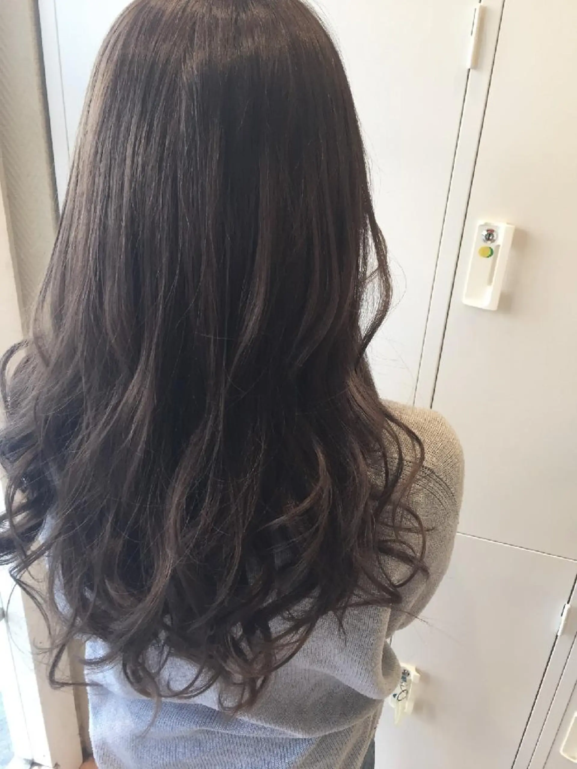 セミロング カラー アッシュ アッシュグレー ダークアッシュ Hair's RooMのヘアスタイル