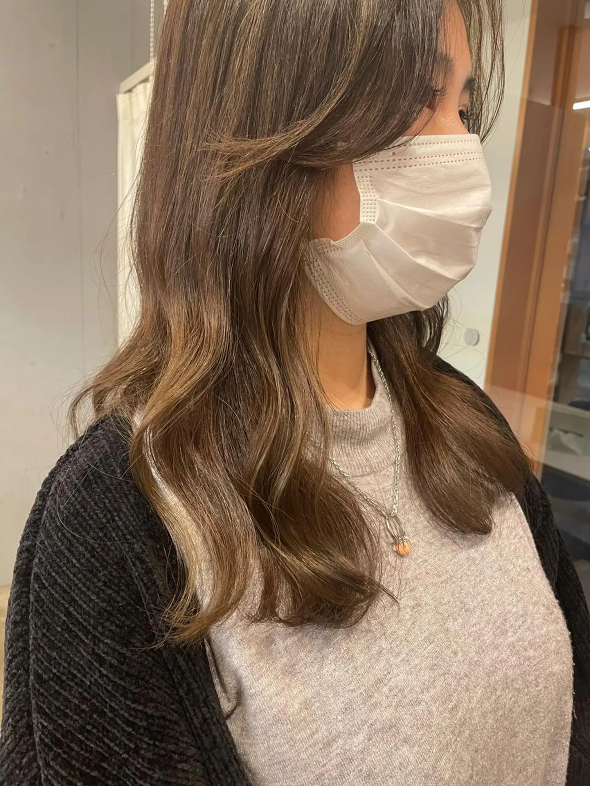 セミロング カラー ベージュカラー ハイライトカラー ハイライト カノエ 乃木店のヘアスタイル