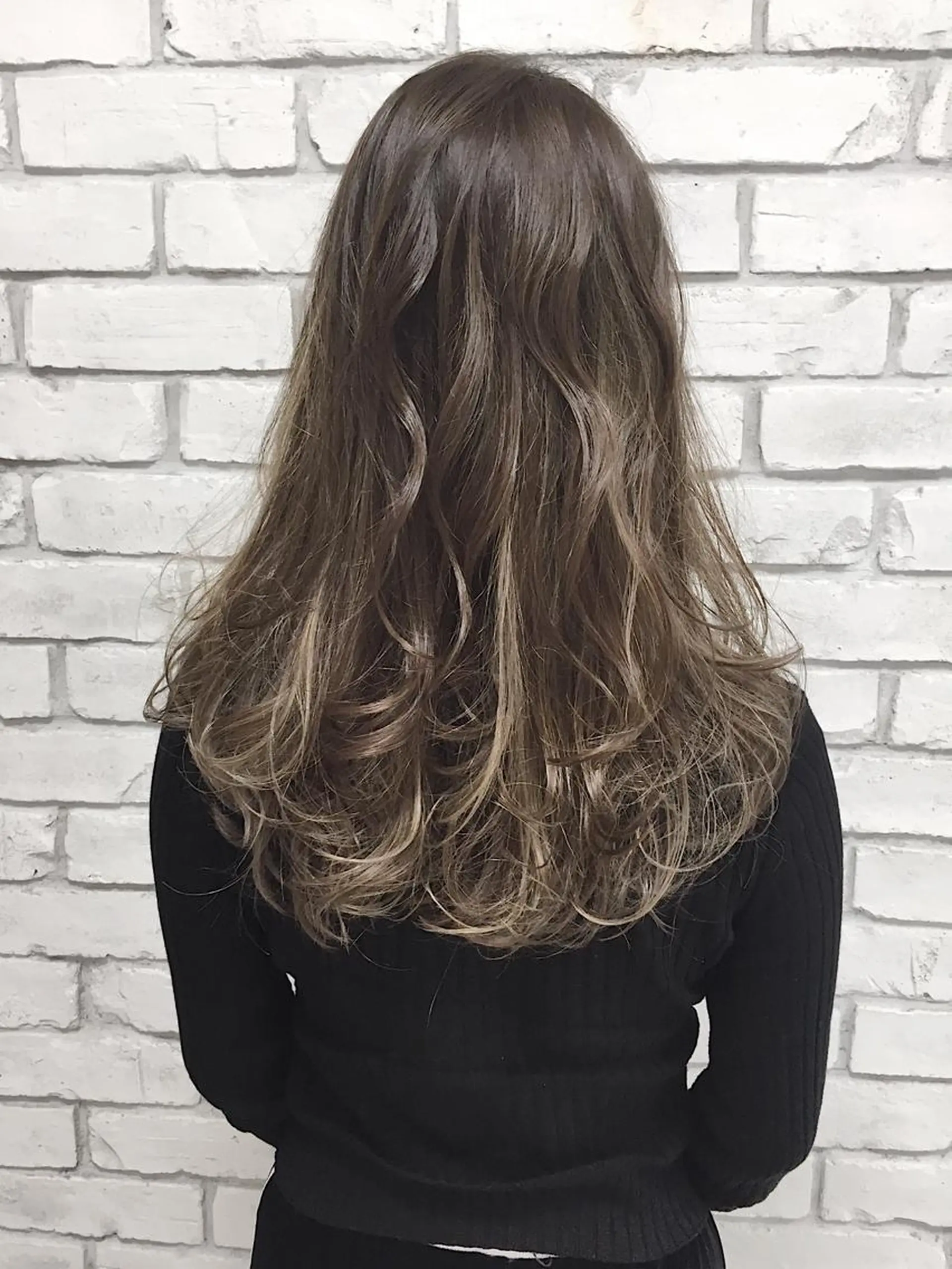 ロング カラー グラデーションカラー ハイライトカラー ハイライト ヘアカラー トリートメント ヘアセット カラー特化サロン大阪 ルービック江坂/新城のヘアスタイル