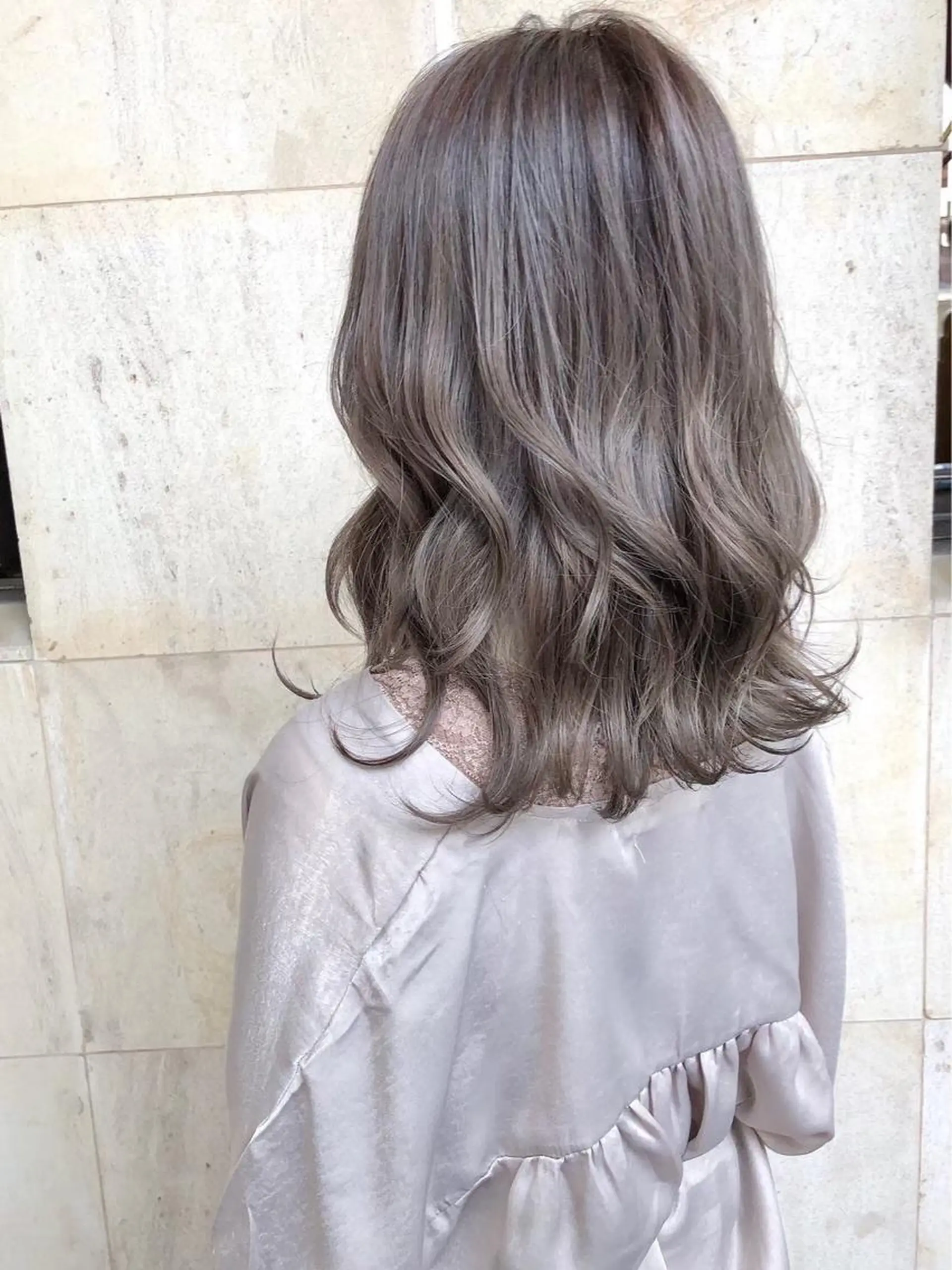 セミロング カラー Natural所属・小柳 公邦のヘアスタイル