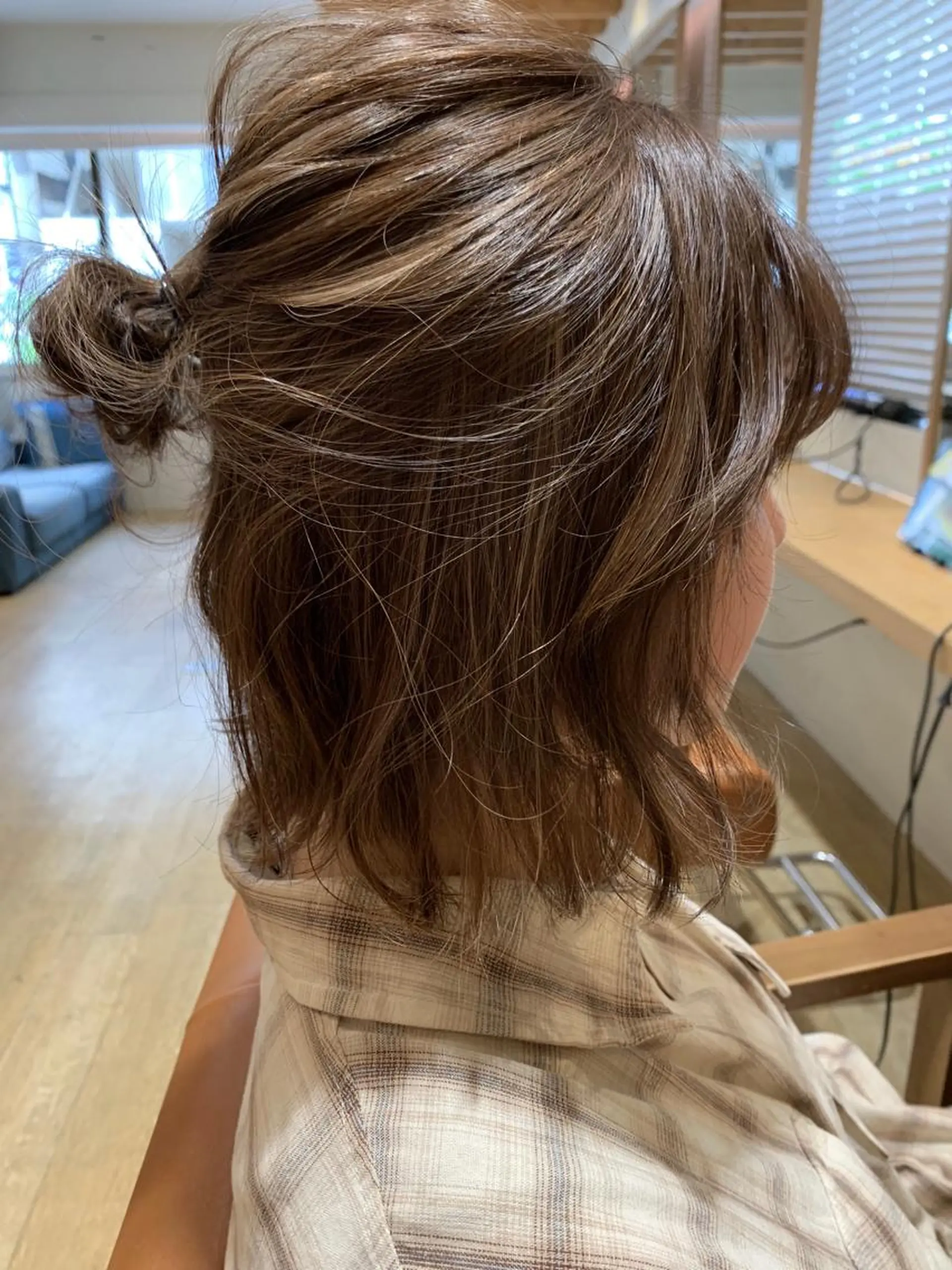 ミディアム ハイライト ヘアカラー トリートメント 渋谷ハイトーン/ デザインカラー阿部のヘアスタイル