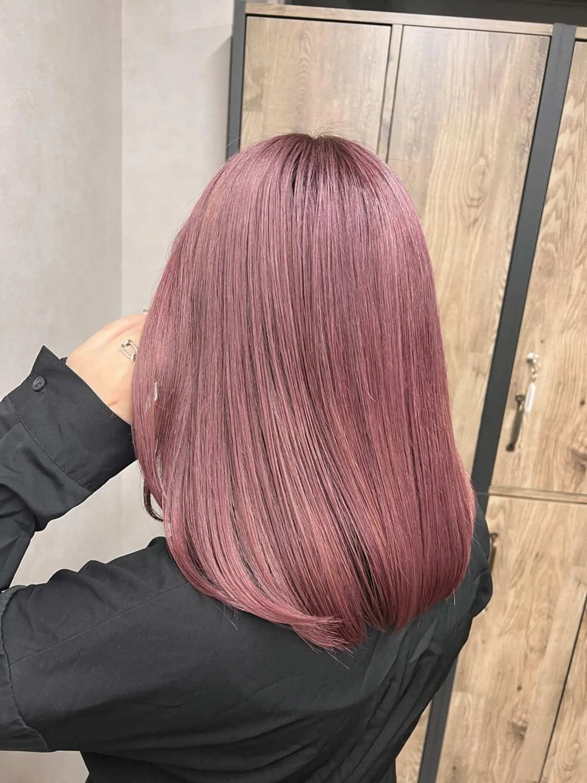 ミディアム カラー バレイヤージュ ブリーチ ケアブリーチ ダブルカラー イヤリングカラー カット ヘアカラー SALOWIN横浜suite店所属・🌷かわばた めい🌷のヘアスタイル