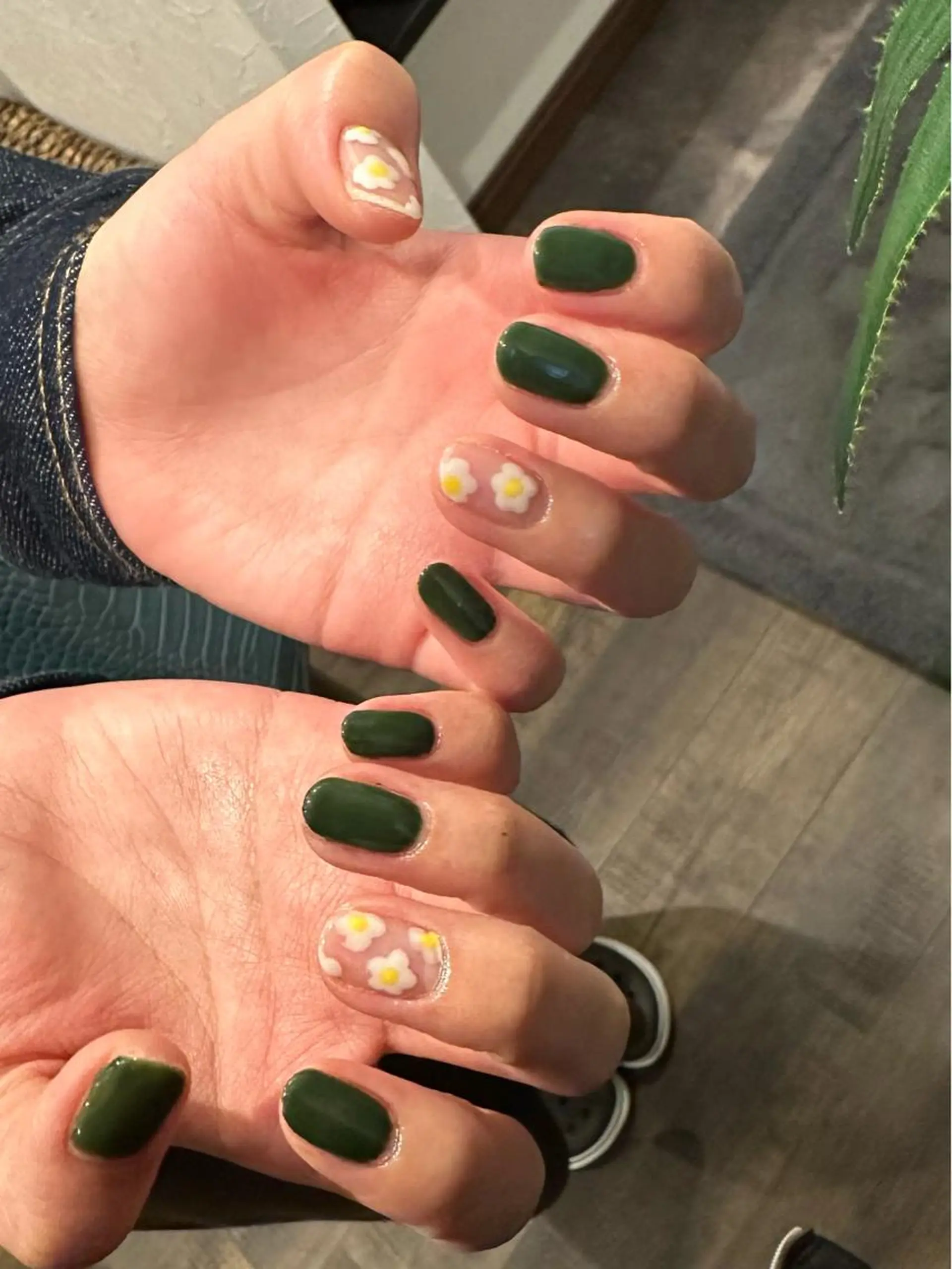 ネイル TotalBeautysalonCURE所属・CURE 朱梨のネイルデザイン